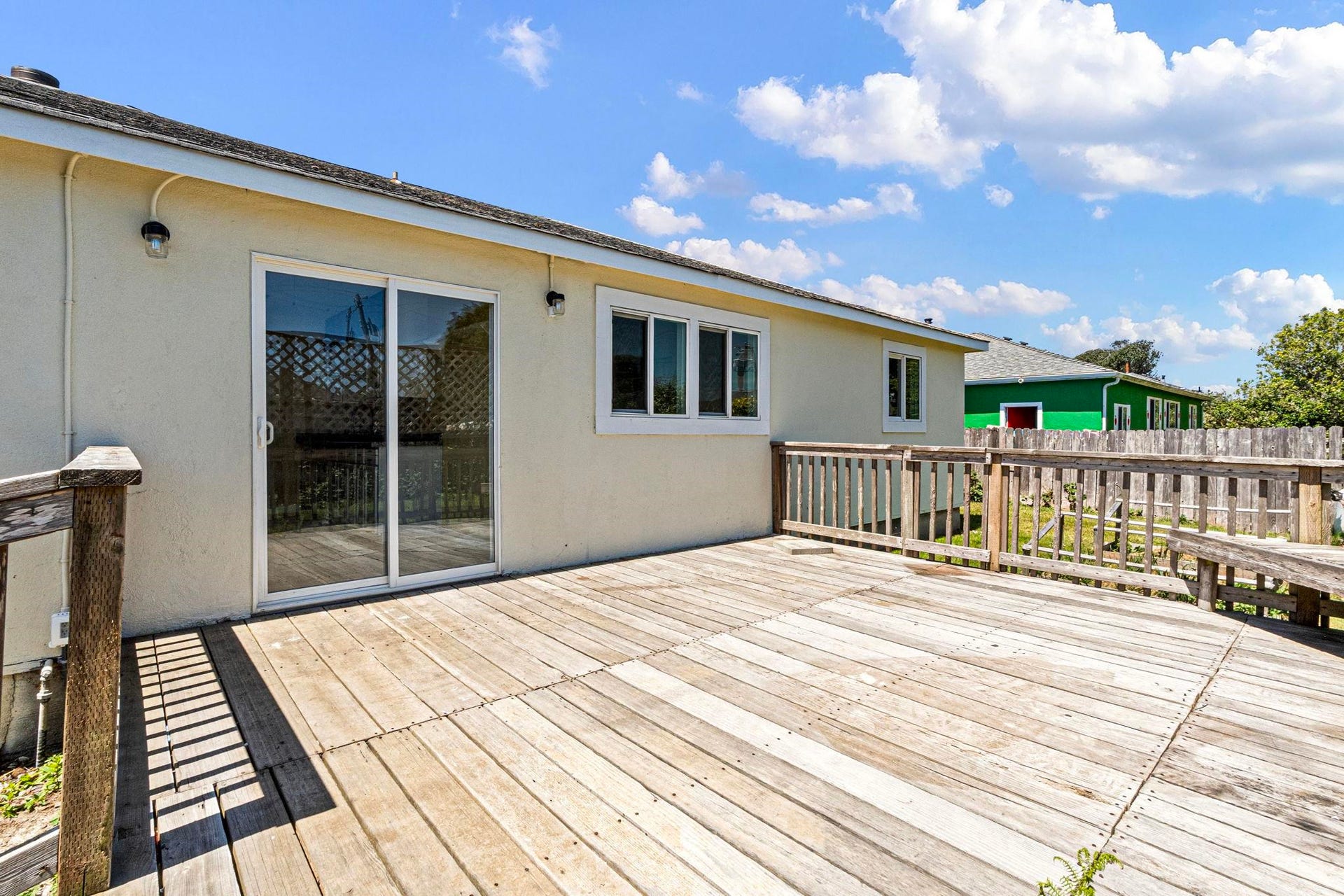 1343 Huntington Street, Crescent City, CA 95531-3325
