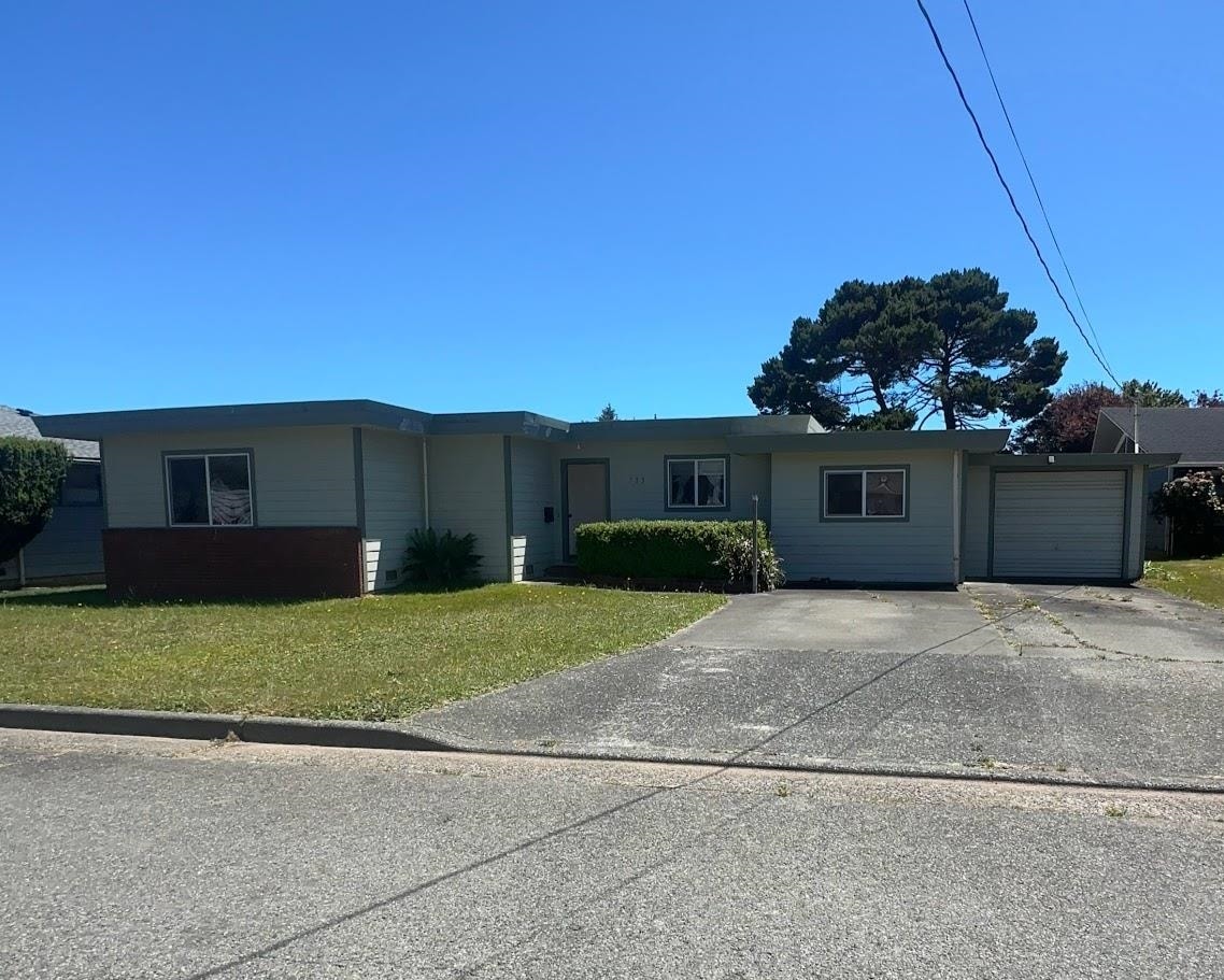 234 E Lauff Avenue, Crescent City, CA 95531