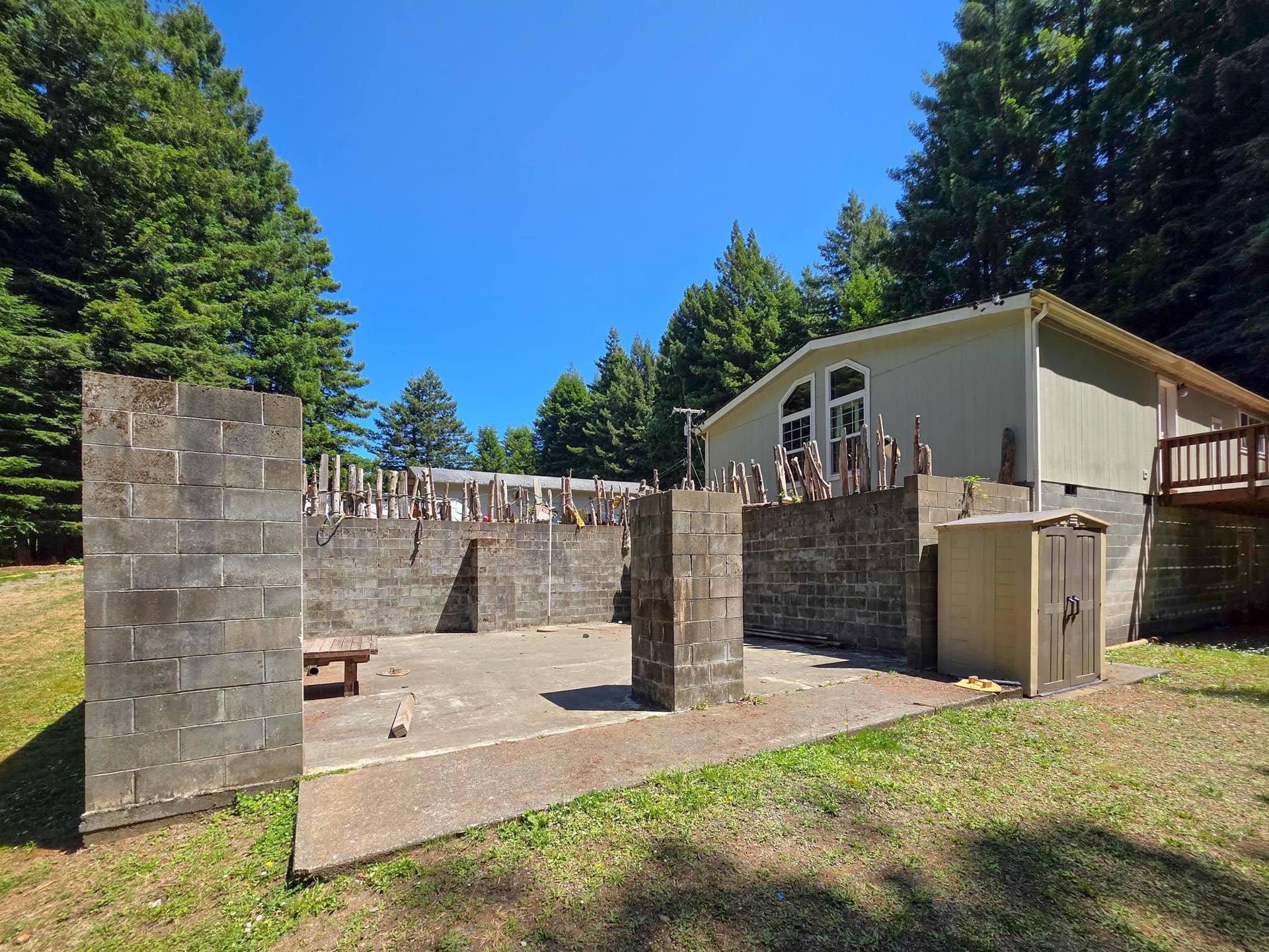 255 Randall Court, Crescent City, CA 95531