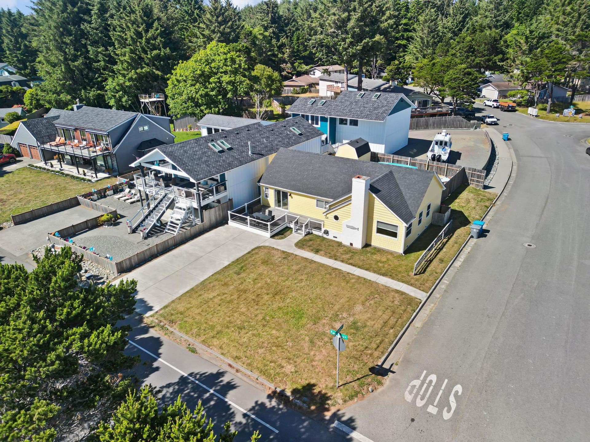 424 N Pebble Beach Drive, Crescent City, CA 95531