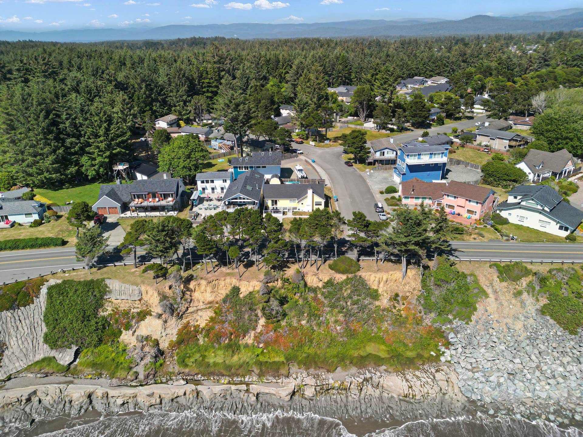 424 N Pebble Beach Drive, Crescent City, CA 95531