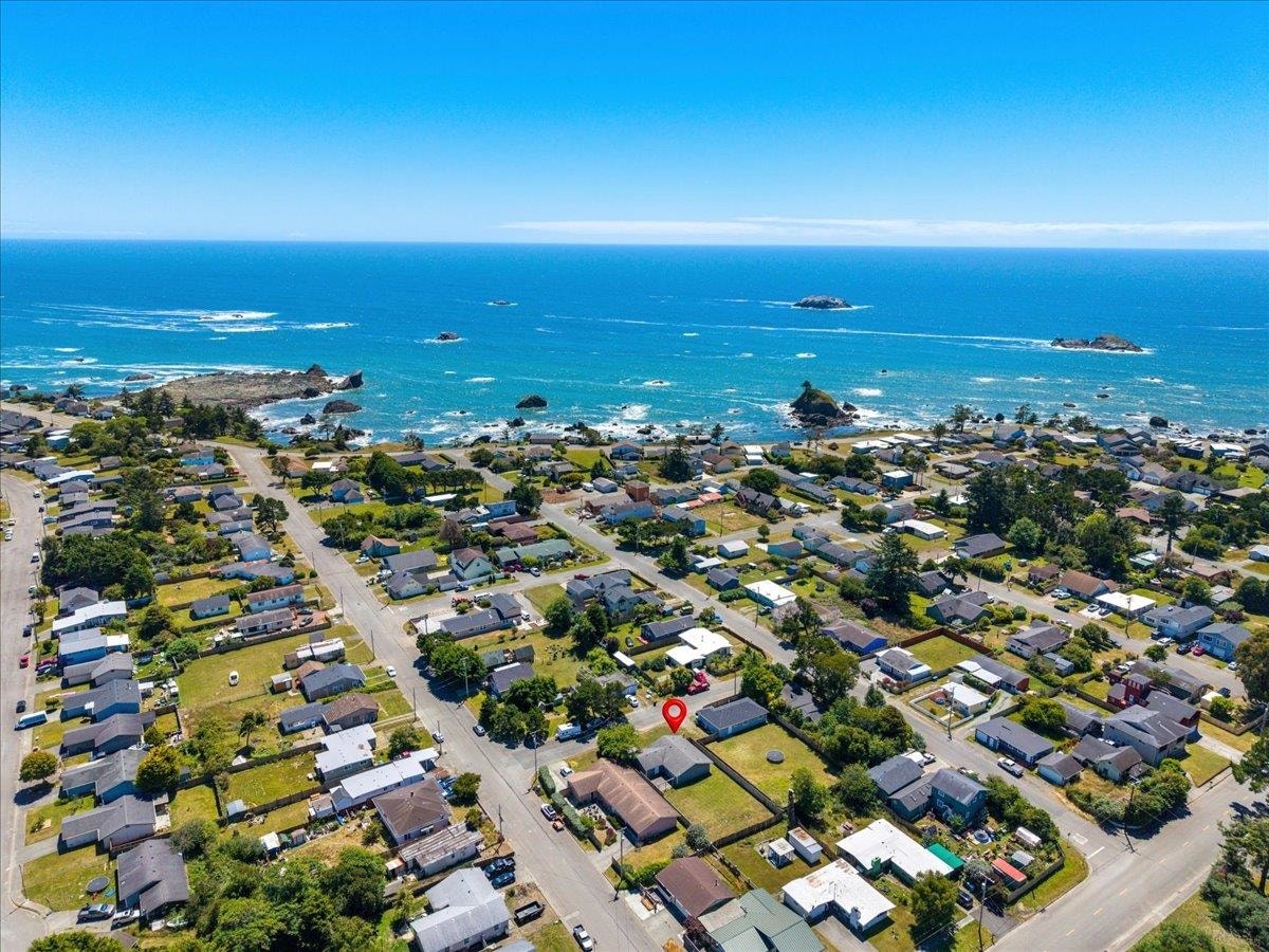 1134 Seville, Crescent City, CA 95531