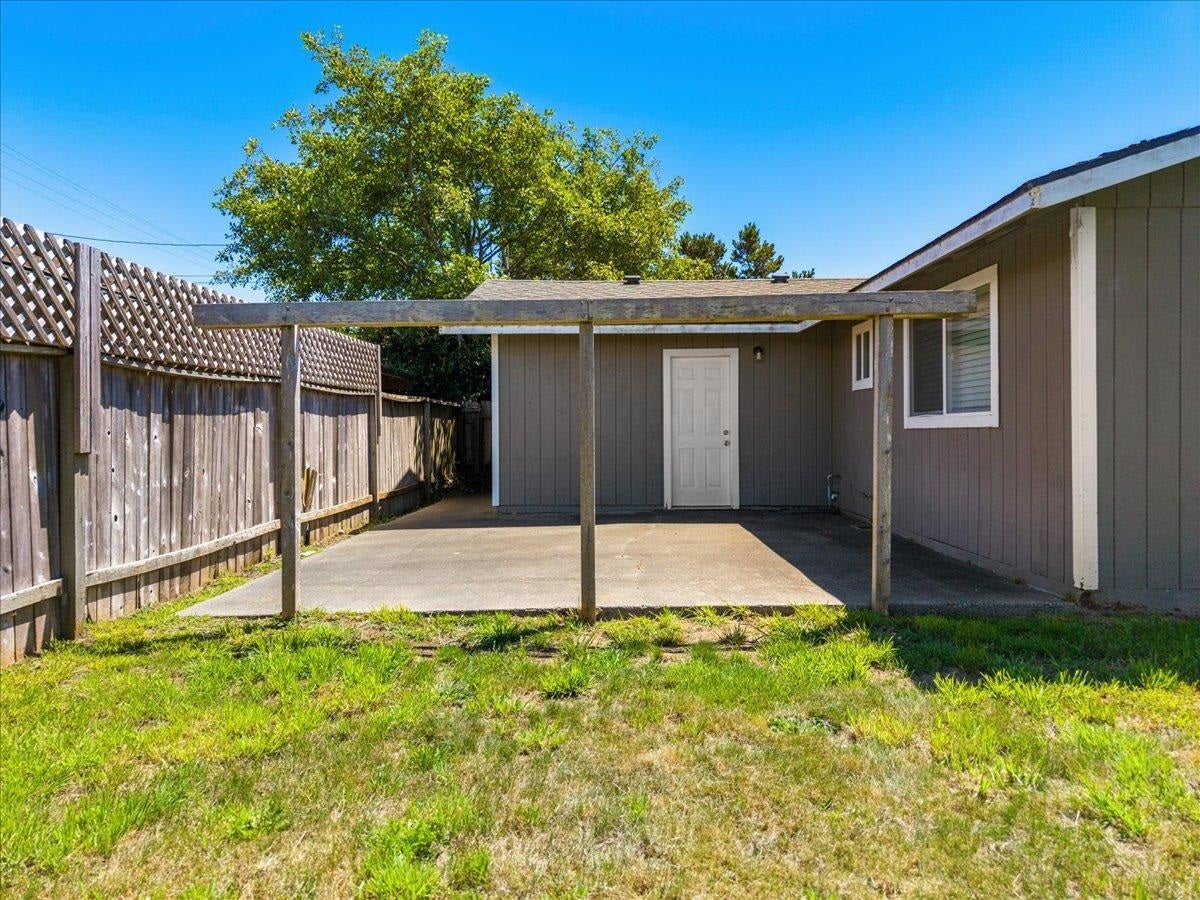 1134 Seville, Crescent City, CA 95531