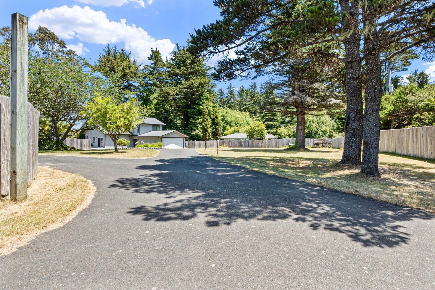700 & 740 Oak Road, Crescent City, CA 95531