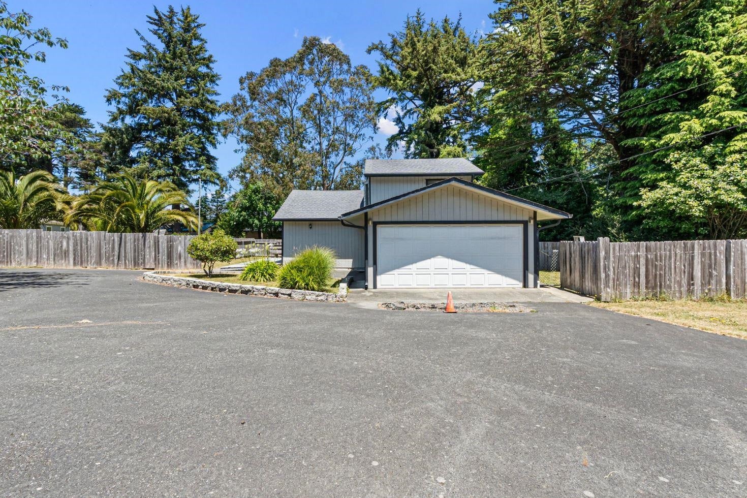 700 & 740 Oak Road, Crescent City, CA 95531
