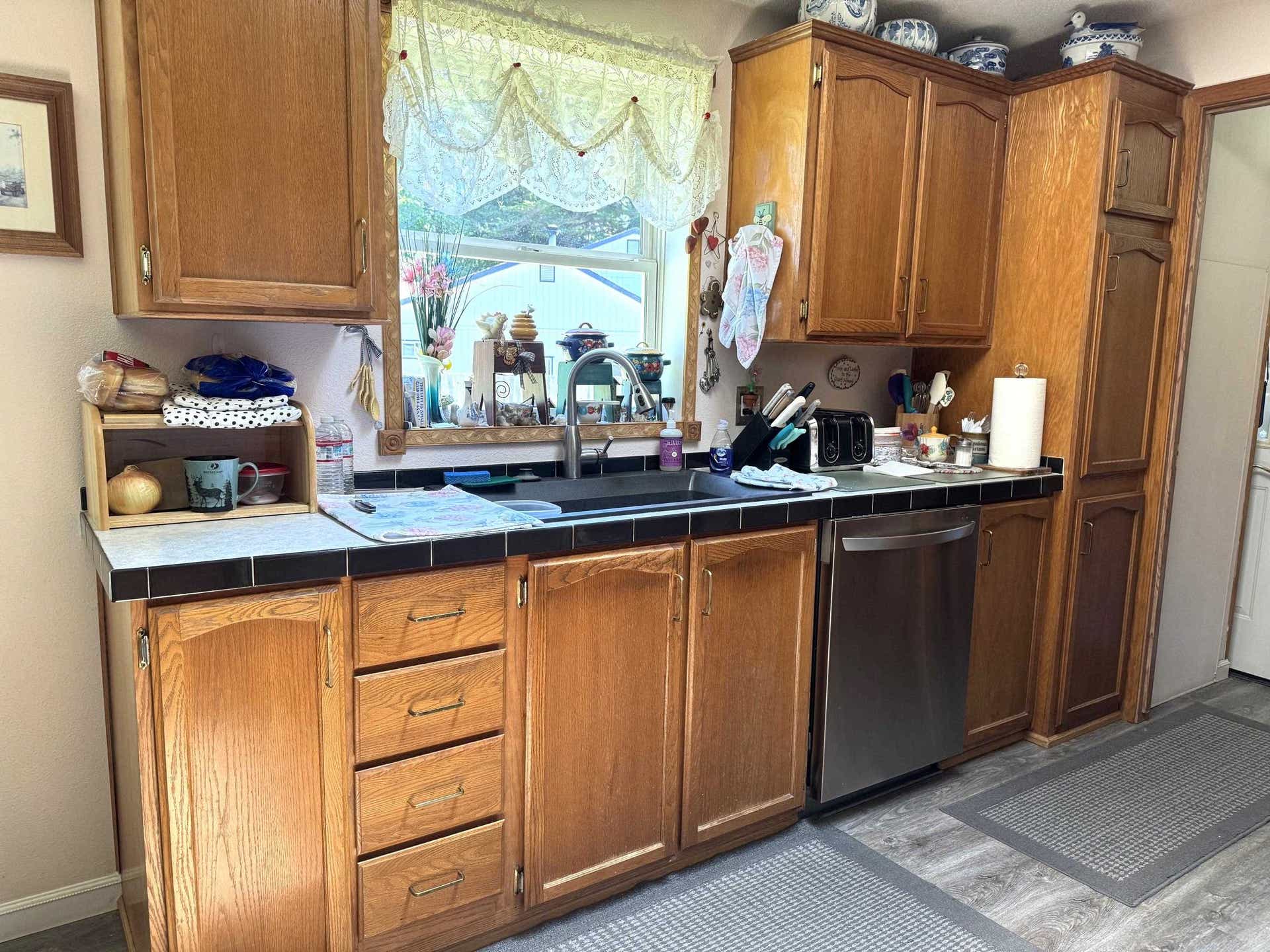 New kitchen sink with new faucet in main house.