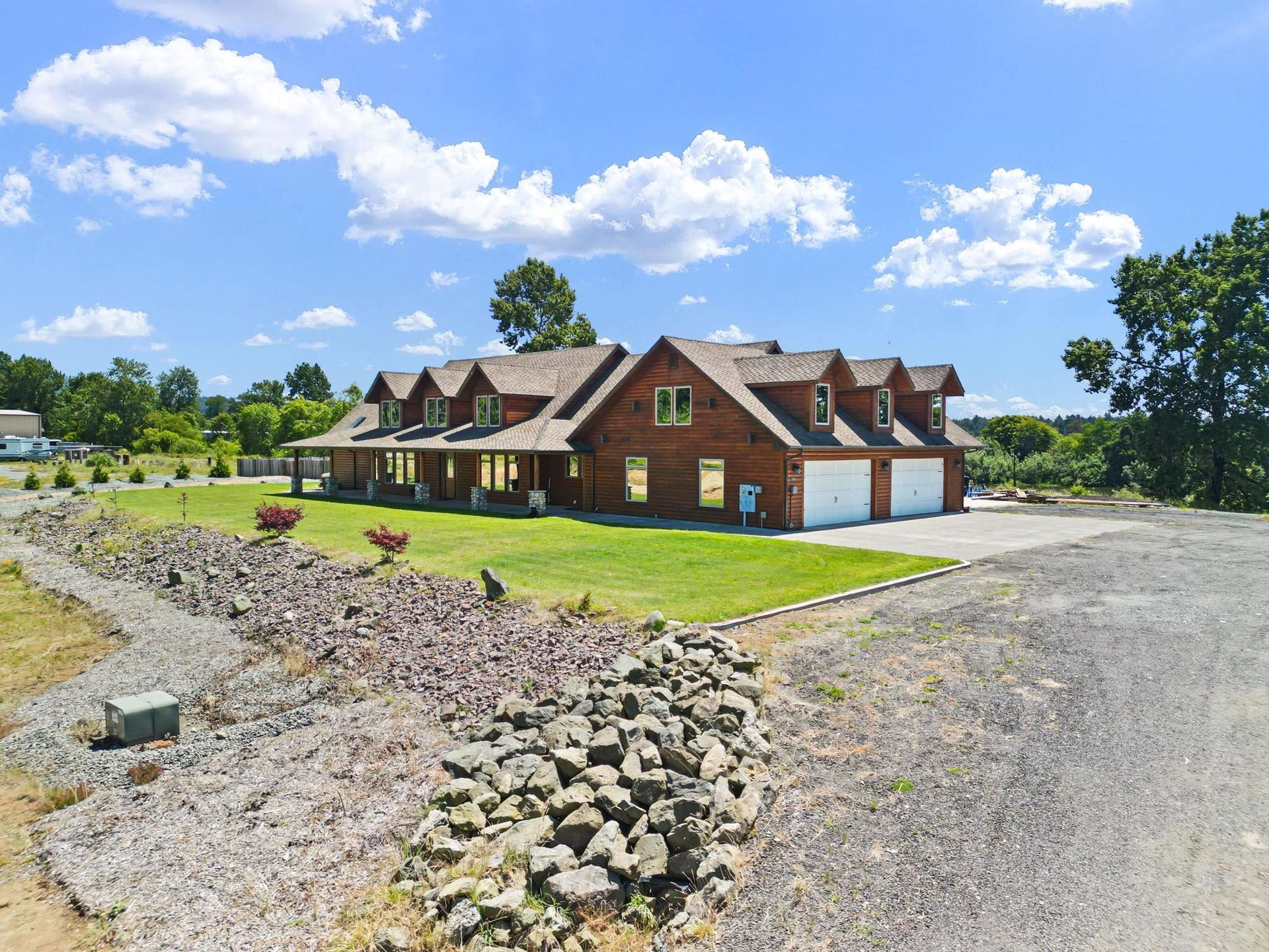 300 Cedar Lodge Lane, Smith River, CA 95567