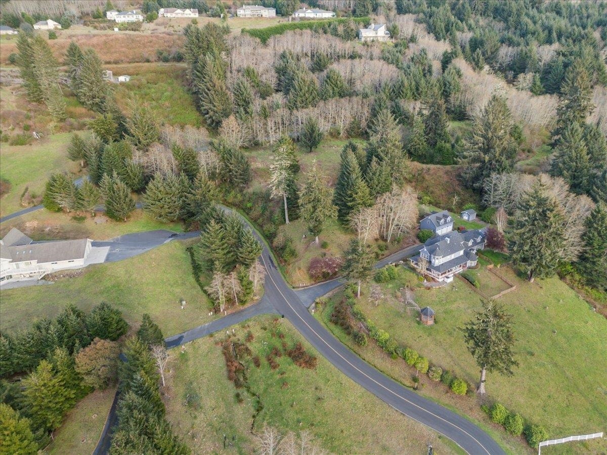 351 Spyglass Road, Smith River, CA 95567