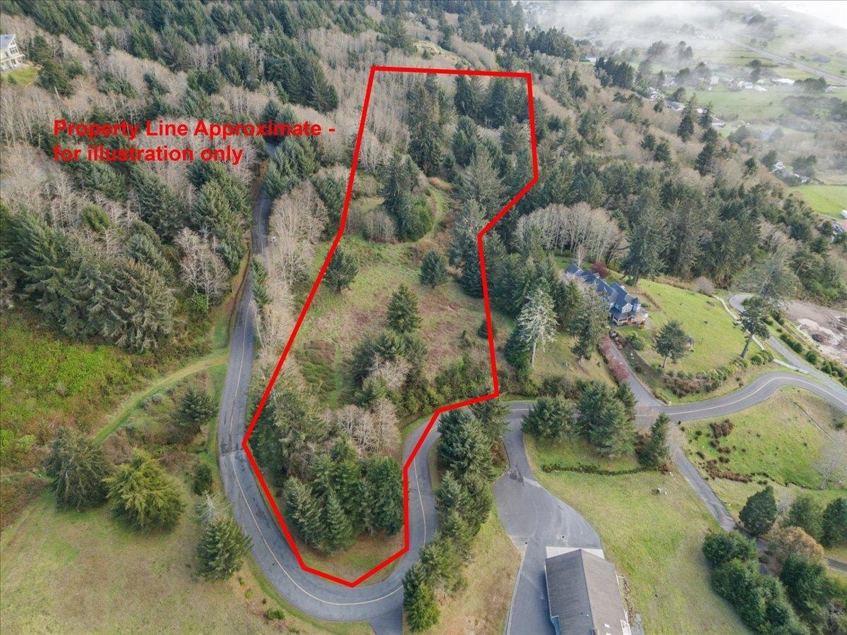 351 Spyglass Road, Smith River, CA 95567