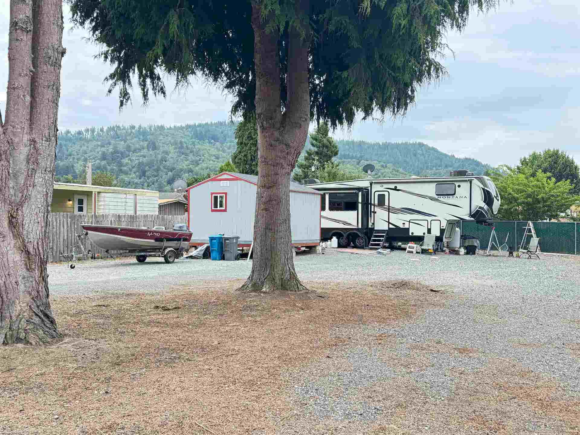 100 Redwood Road, Klamath, CA 95548