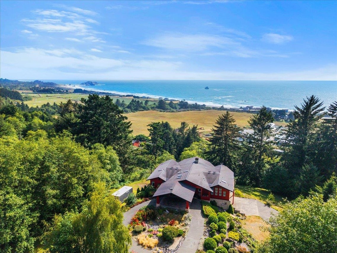210 Surfsound Dr, Smith Rive, CA 95567 | MLS # 260334