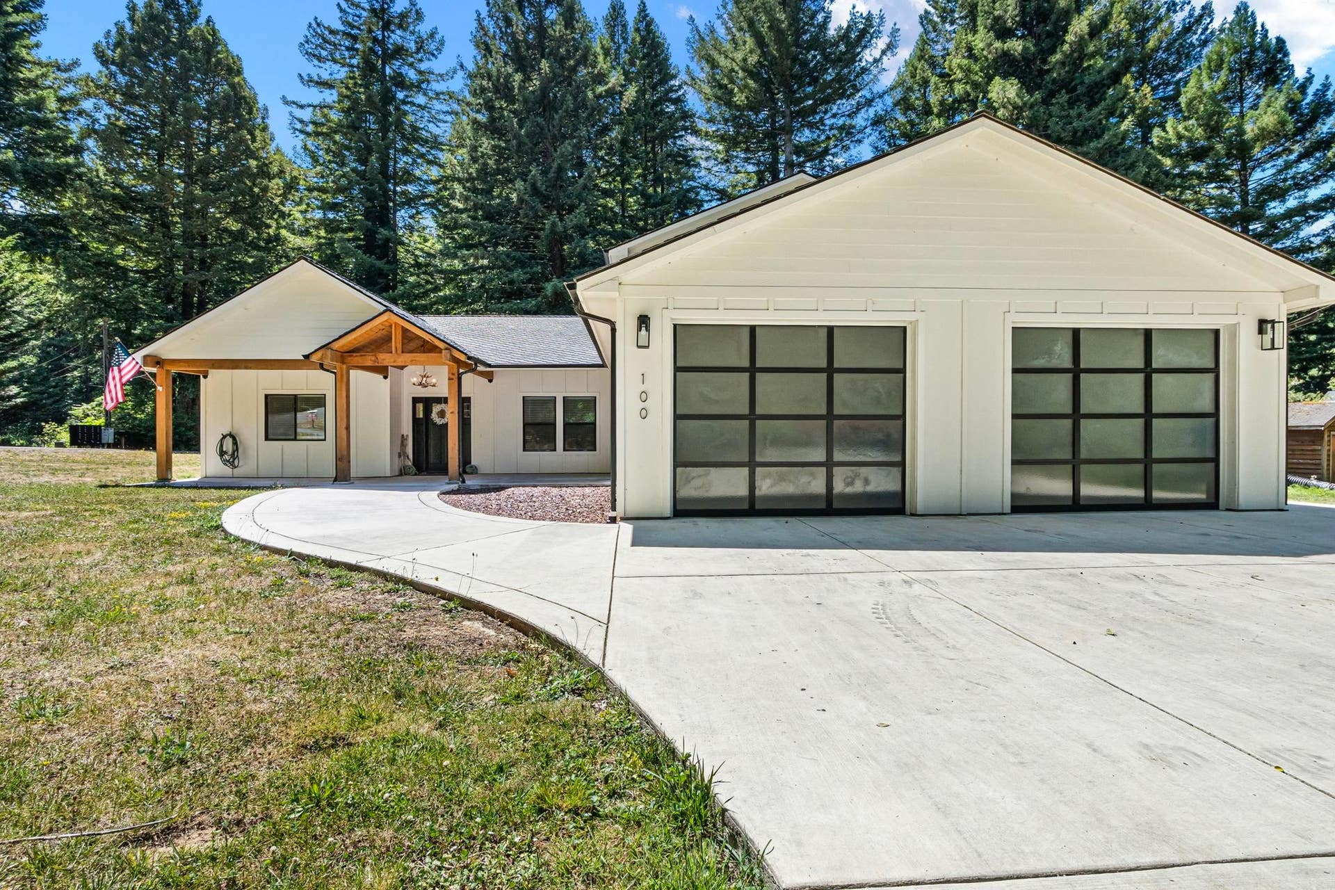 100 Tolowa Road, Crescent City, CA 95531-8813