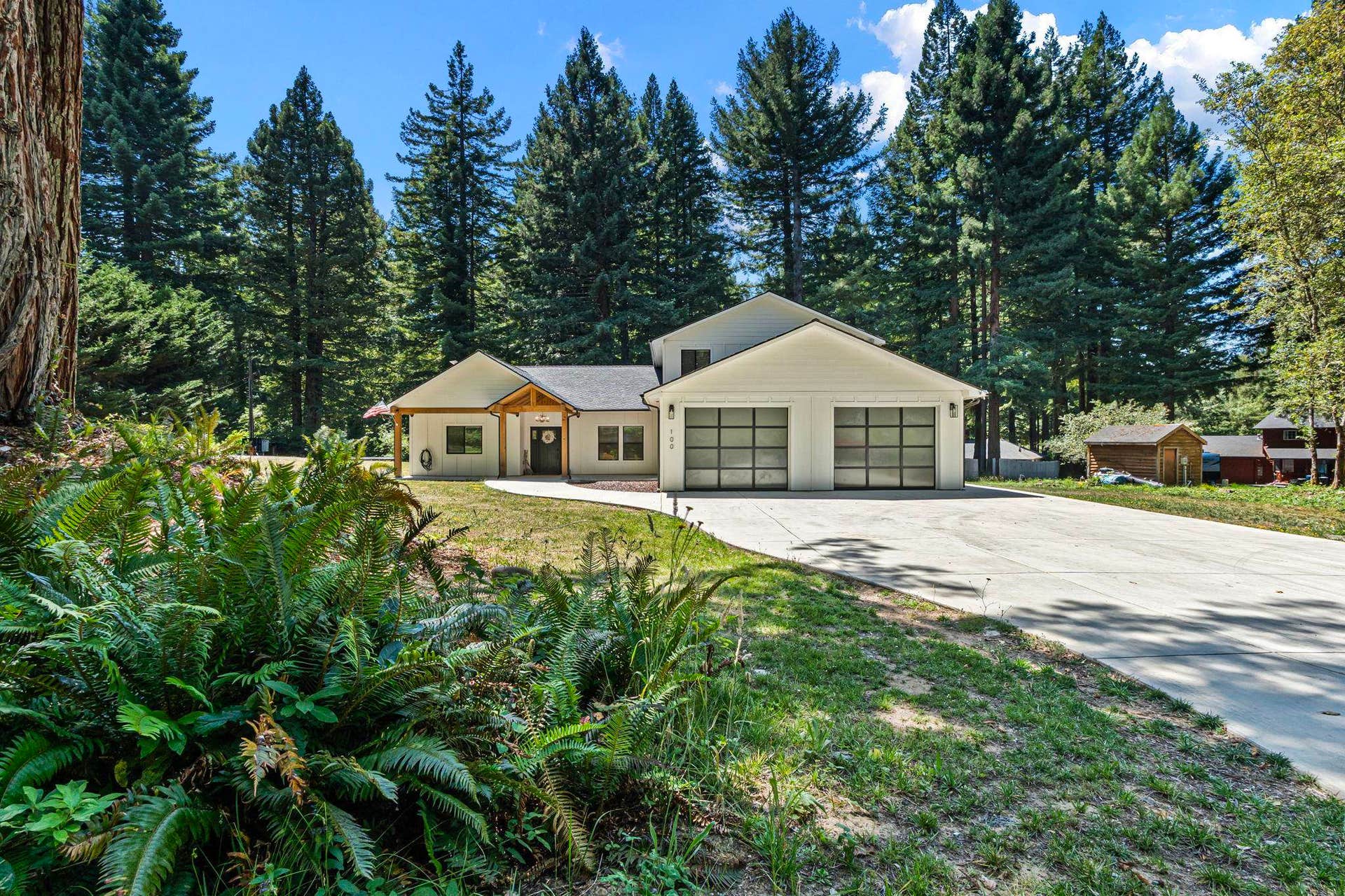 100 Tolowa Road, Crescent City, CA 95531-8813
