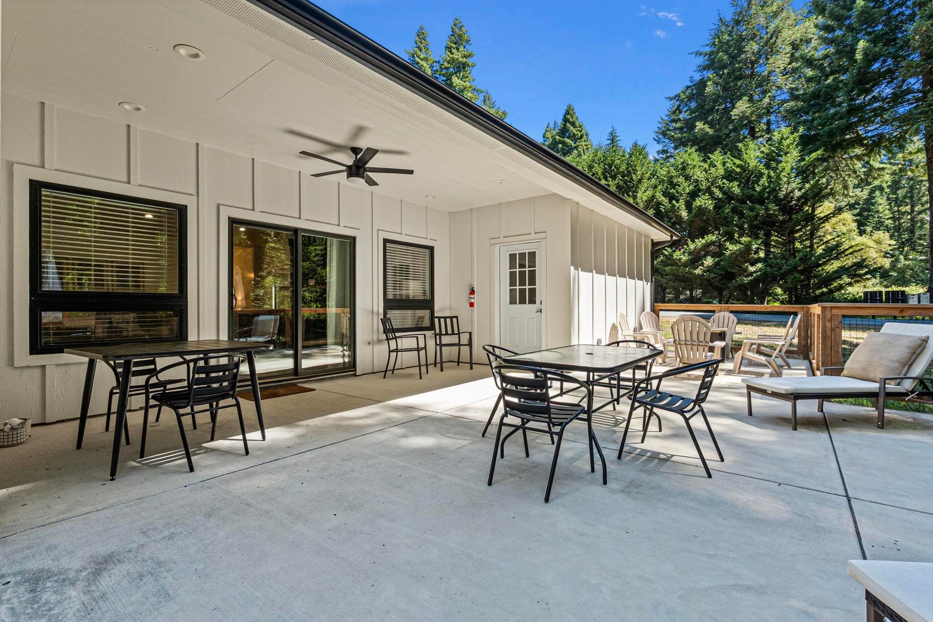 100 Tolowa Road, Crescent City, CA 95531-8813