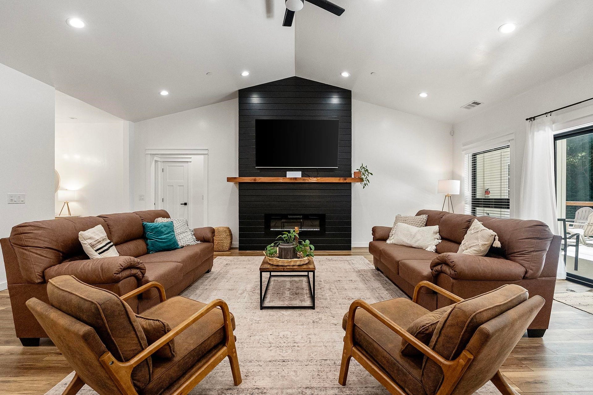 100 Tolowa Road, Crescent City, CA 95531-8813