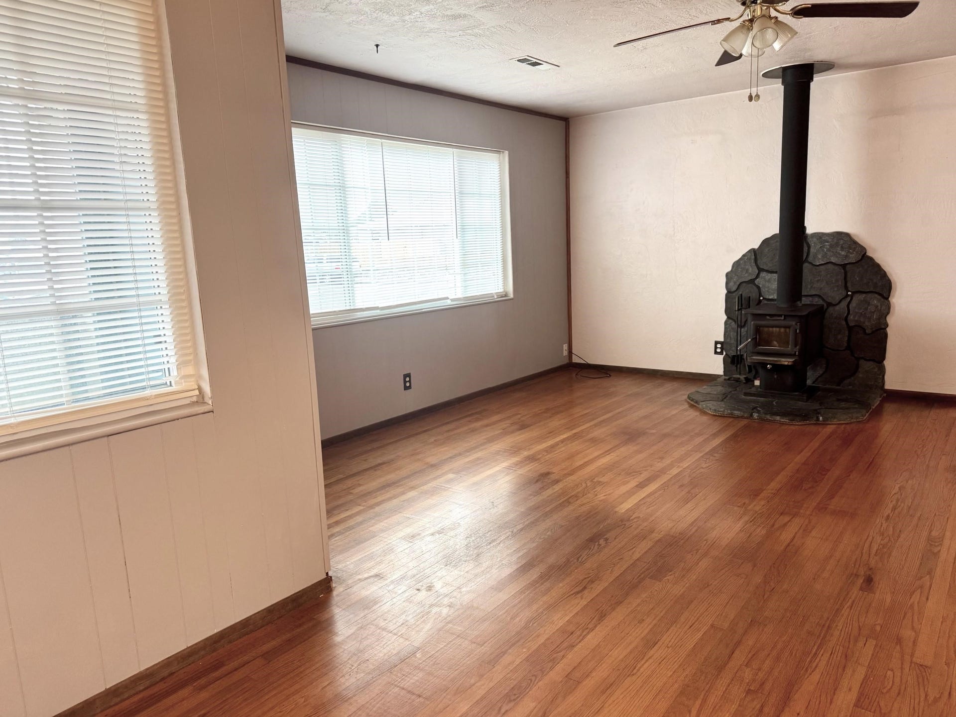220 W Condor Street, Crescent City, CA 95531