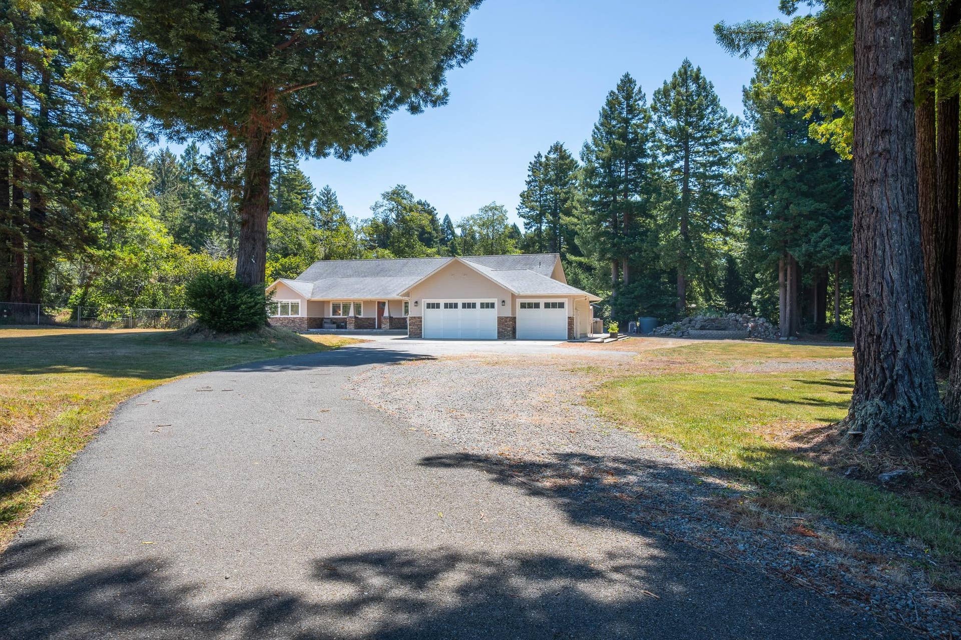 265 Little Redwood Lane, Crescent City, CA 95531