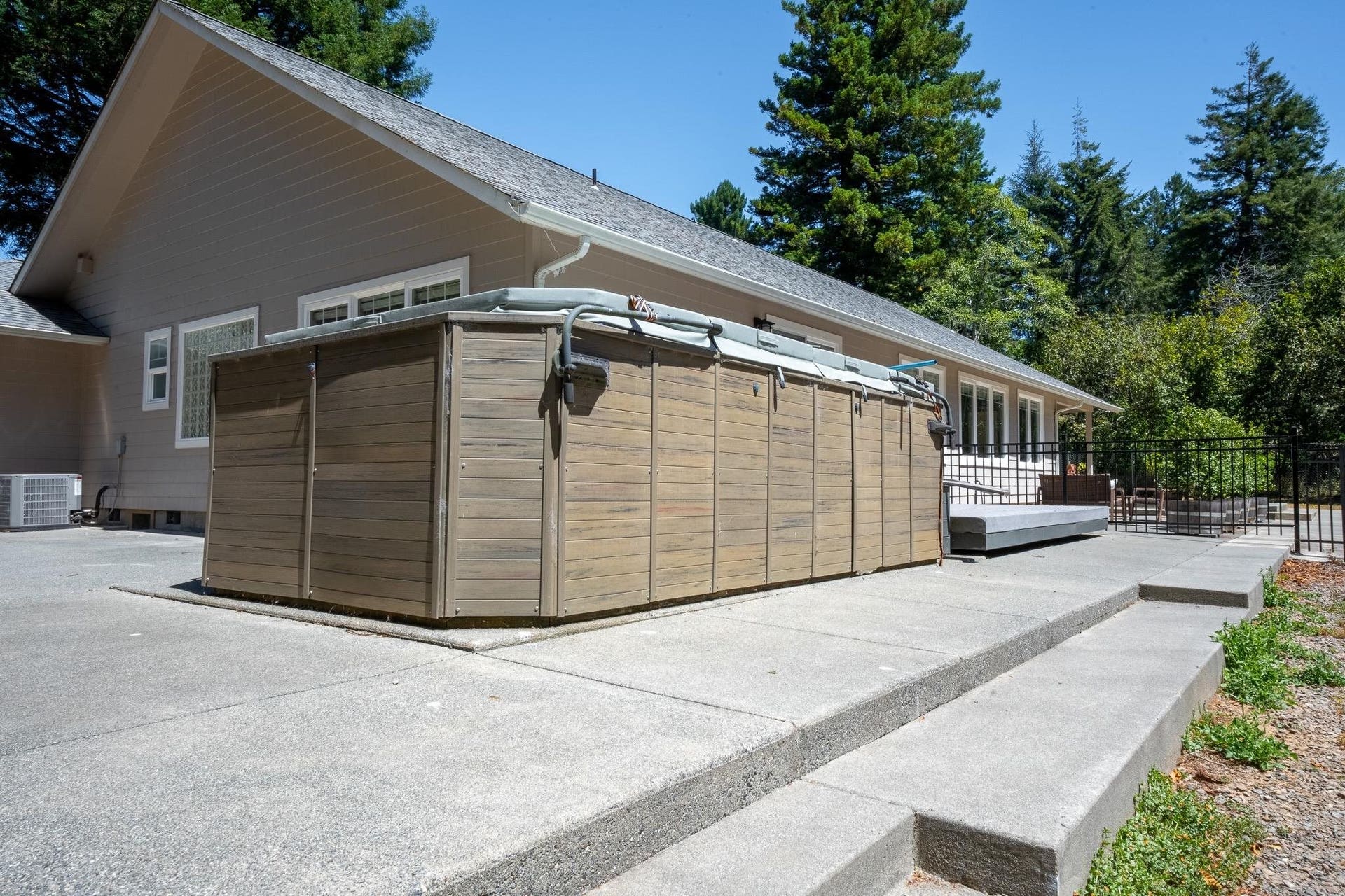 265 Little Redwood Lane, Crescent City, CA 05531