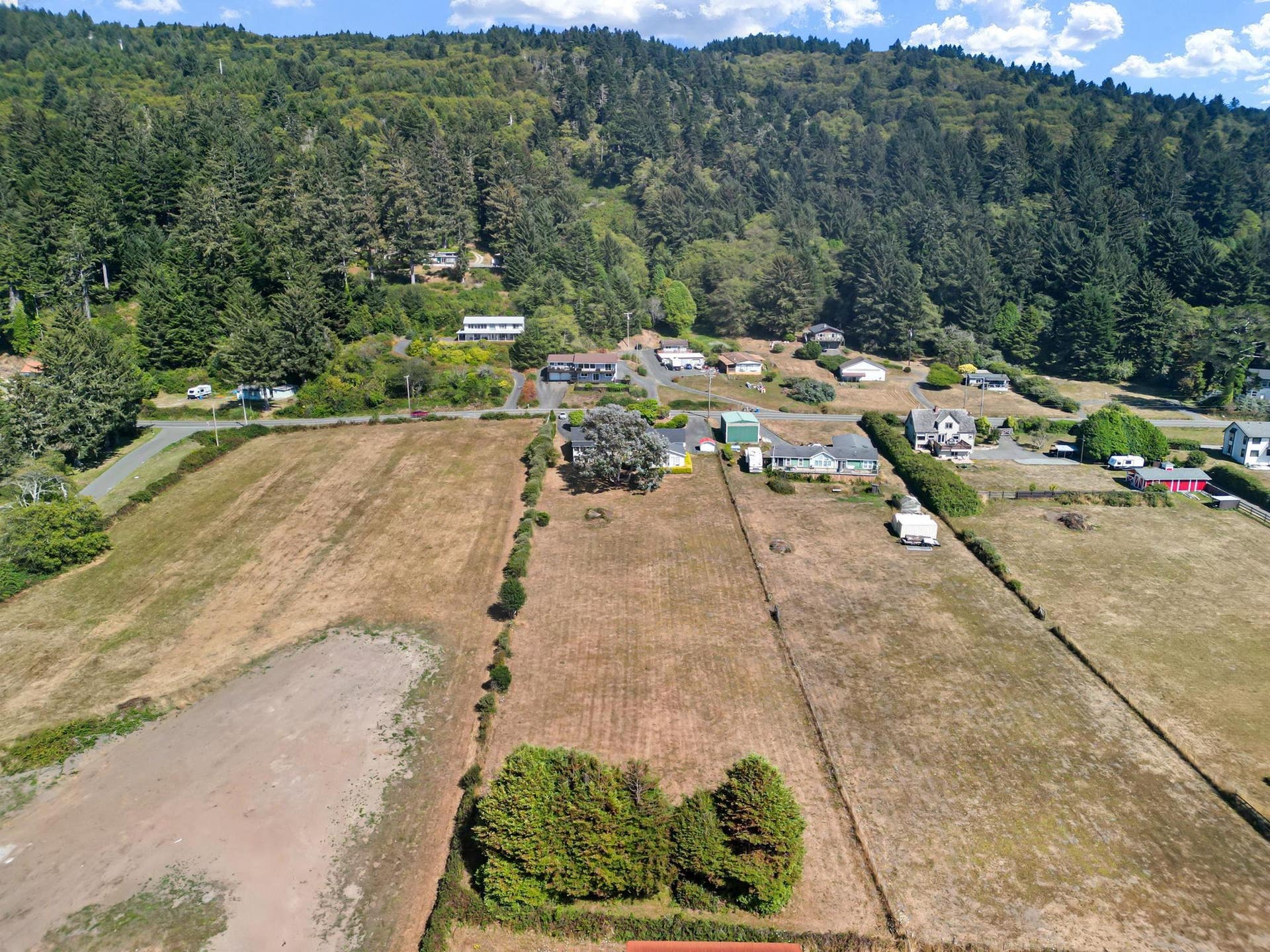 13850 Ocean View Drive, Smith River, CA 95567