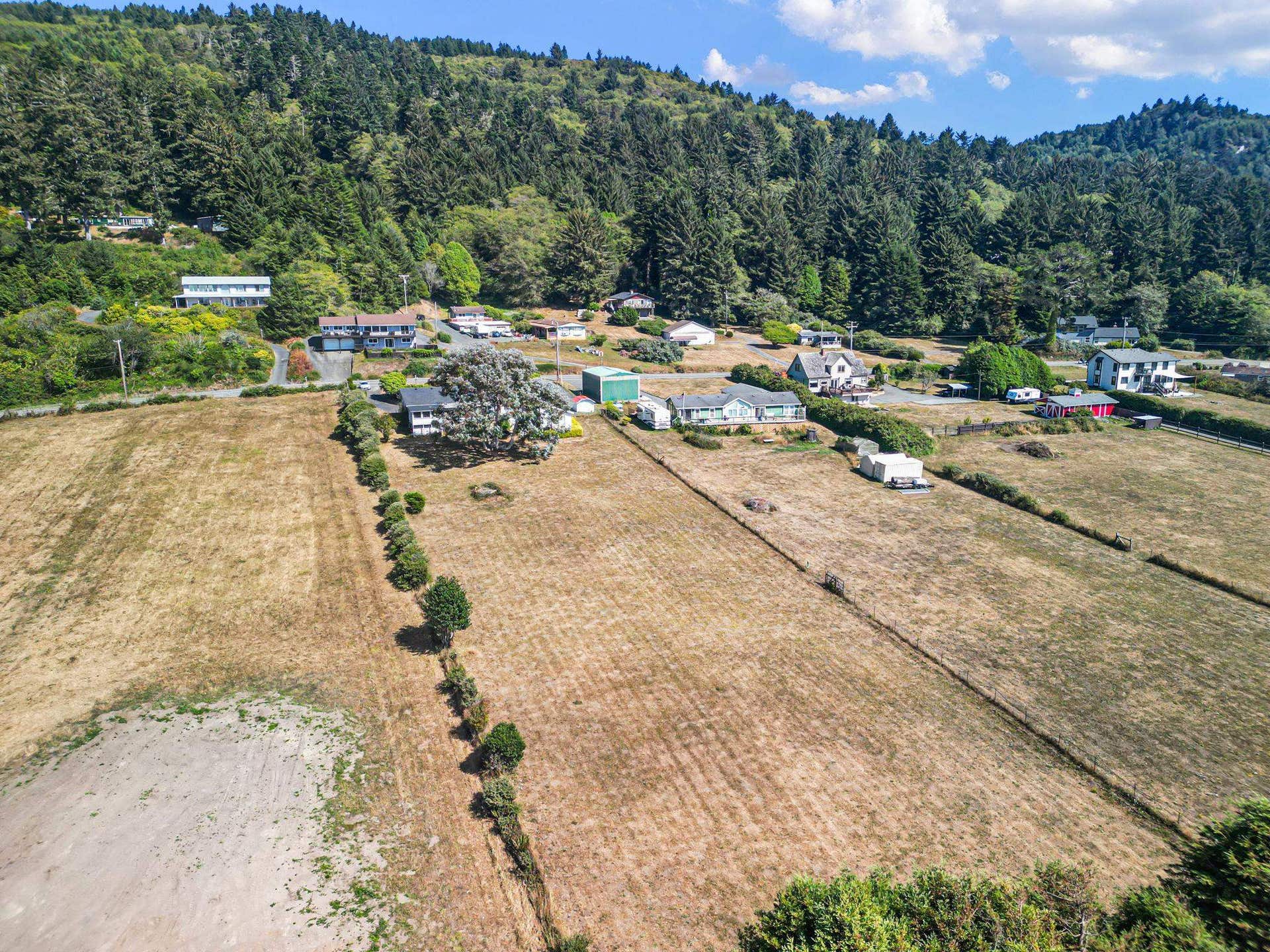 13850 Ocean View Drive, Smith River, CA 95567