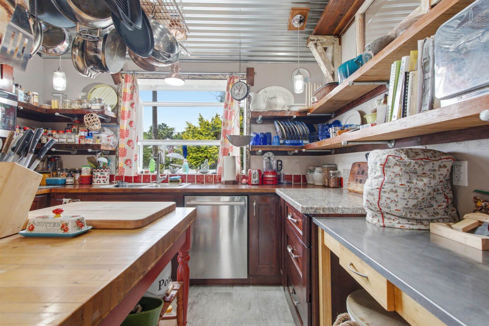 1089 K Street, Crescent City, CA 95531-2710