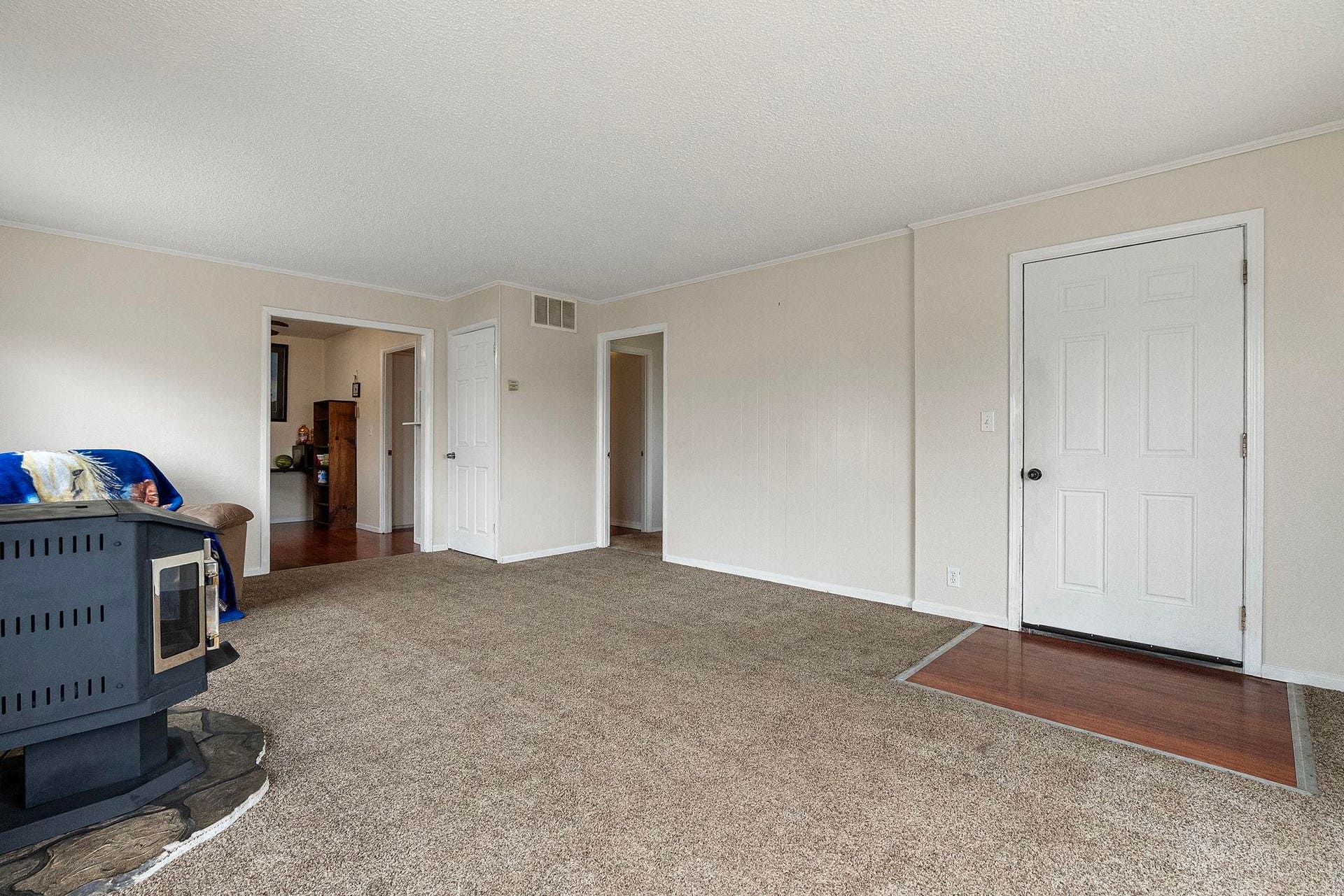 275 E Macken Avenue, Crescent, CA 95531-2717
