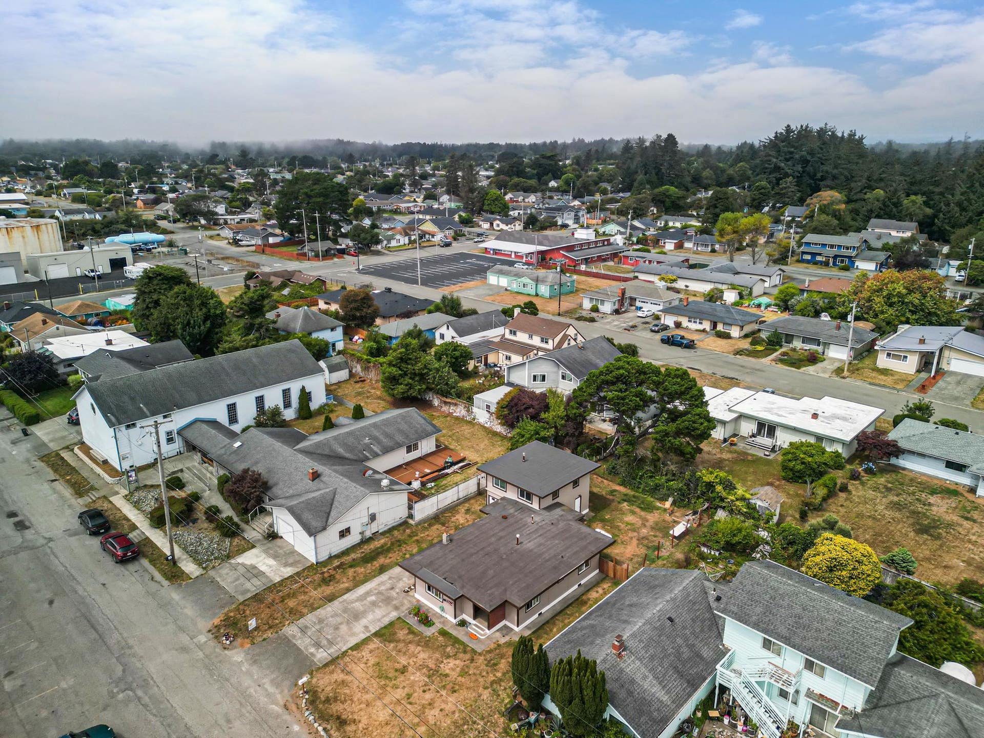 275 E Macken Avenue, Crescent, CA 95531-2717