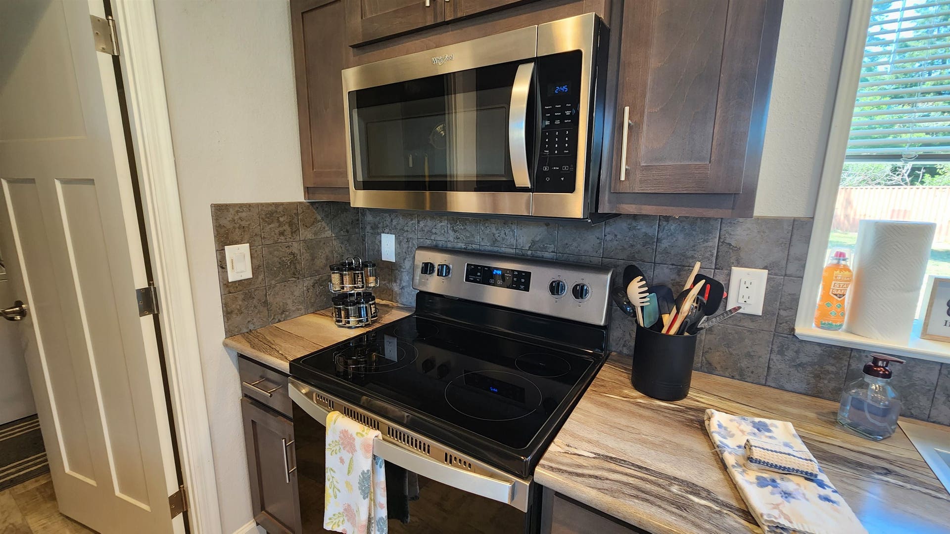 400 Paige Lane, Crescent City, CA 95531
