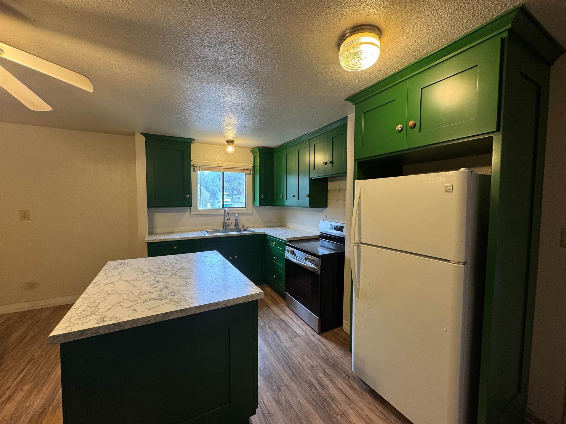 218 Maiden Lane, Crescent City, CA 95531