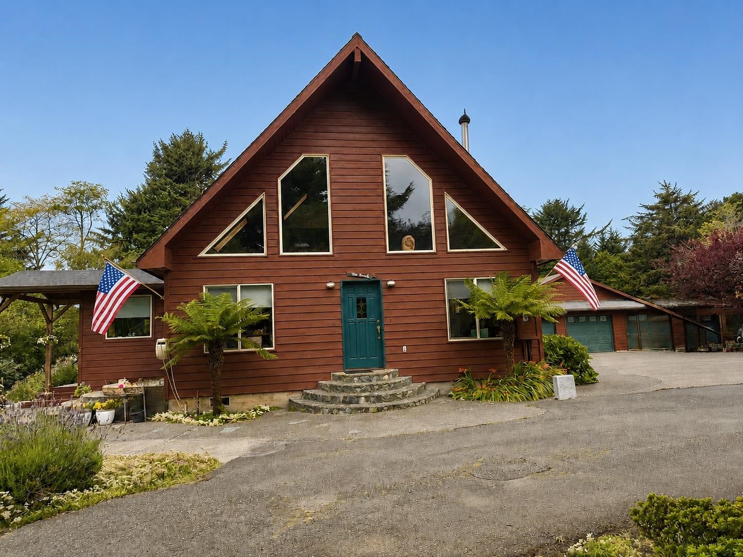 12541 Mouth of Smith River Road, Smith River, CA 95567