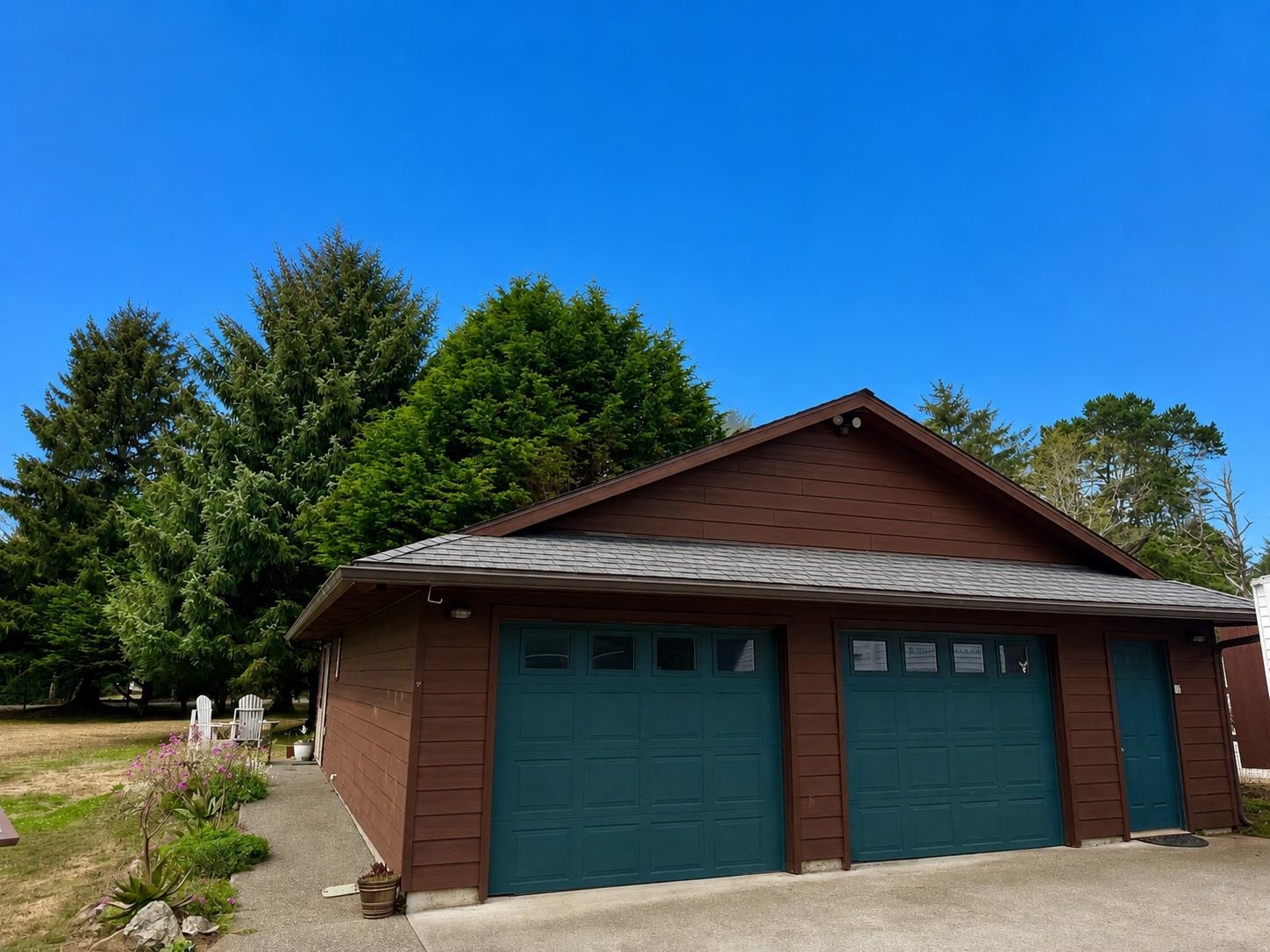 12541 Mouth of Smith River Road, Smith River, CA 95567