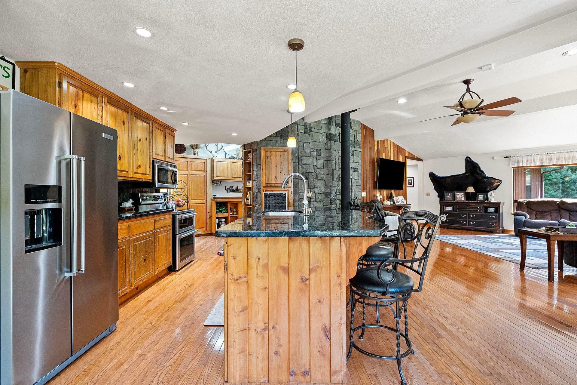 140 Lado Del Rio, Gasquet, CA 95543