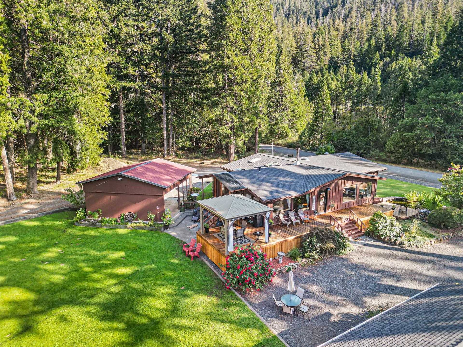 140 Lado Del Rio, Gasquet, CA 95543