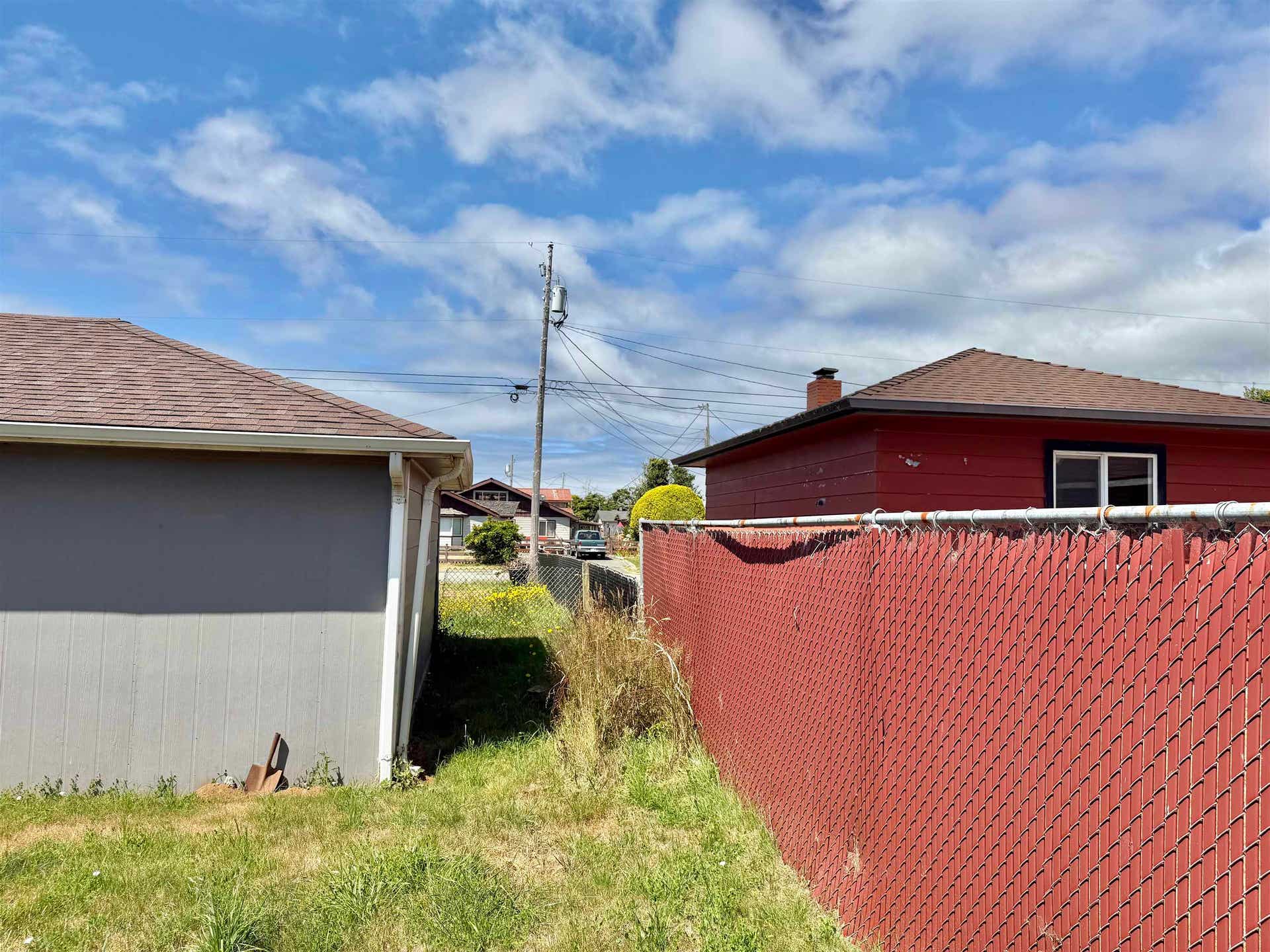 695 Macken Avenue, Crescent City, CA 95531-3056
