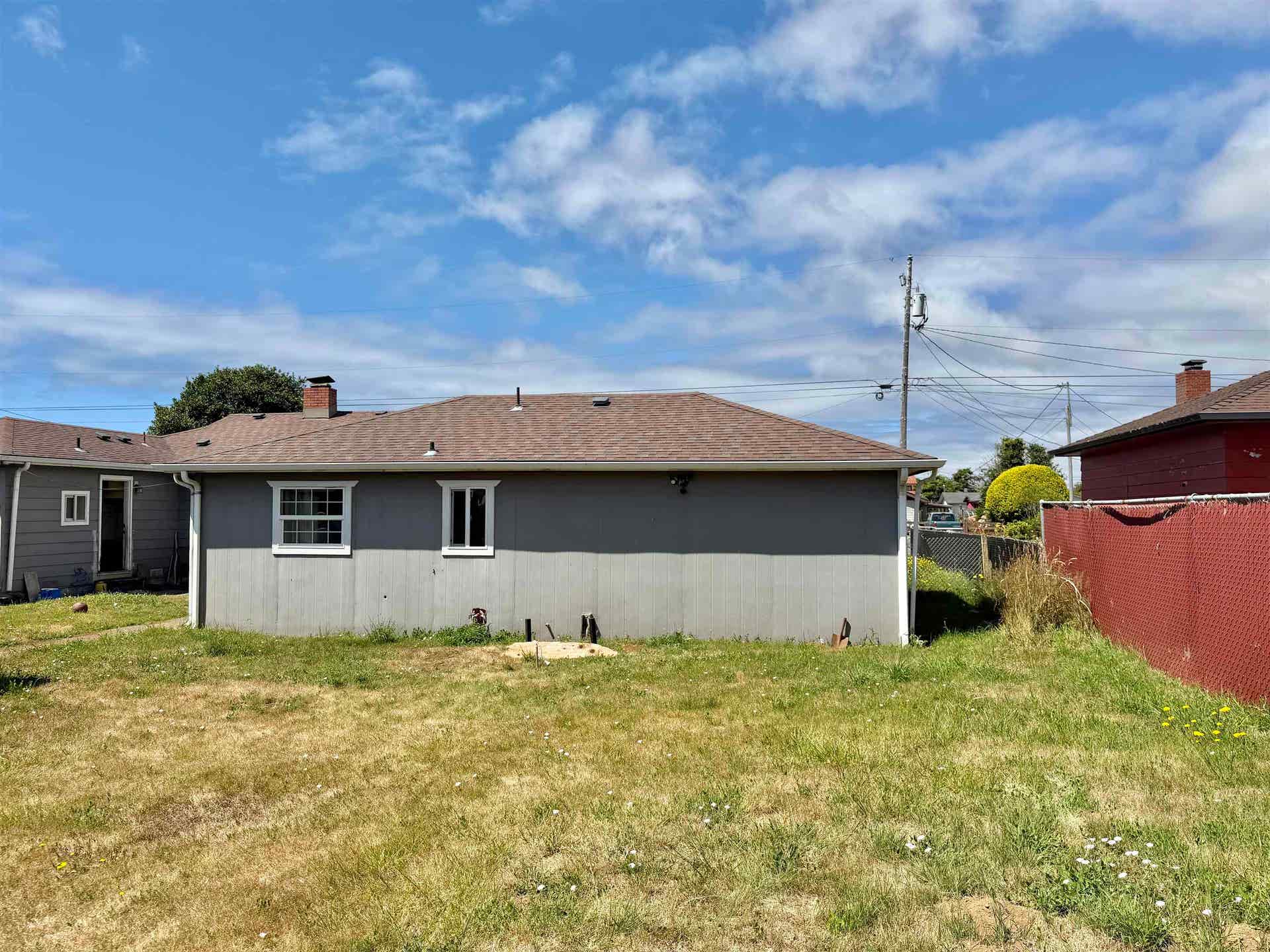 695 Macken Avenue, Crescent City, CA 95531-3056