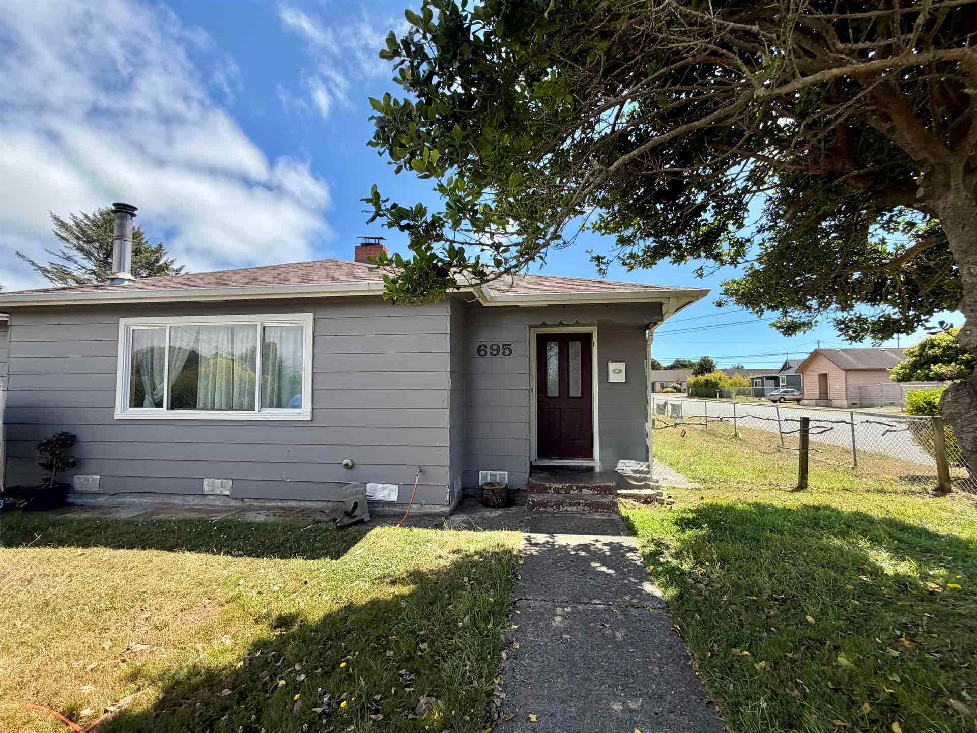 695 Macken Avenue, Crescent City, CA 95531-3056
