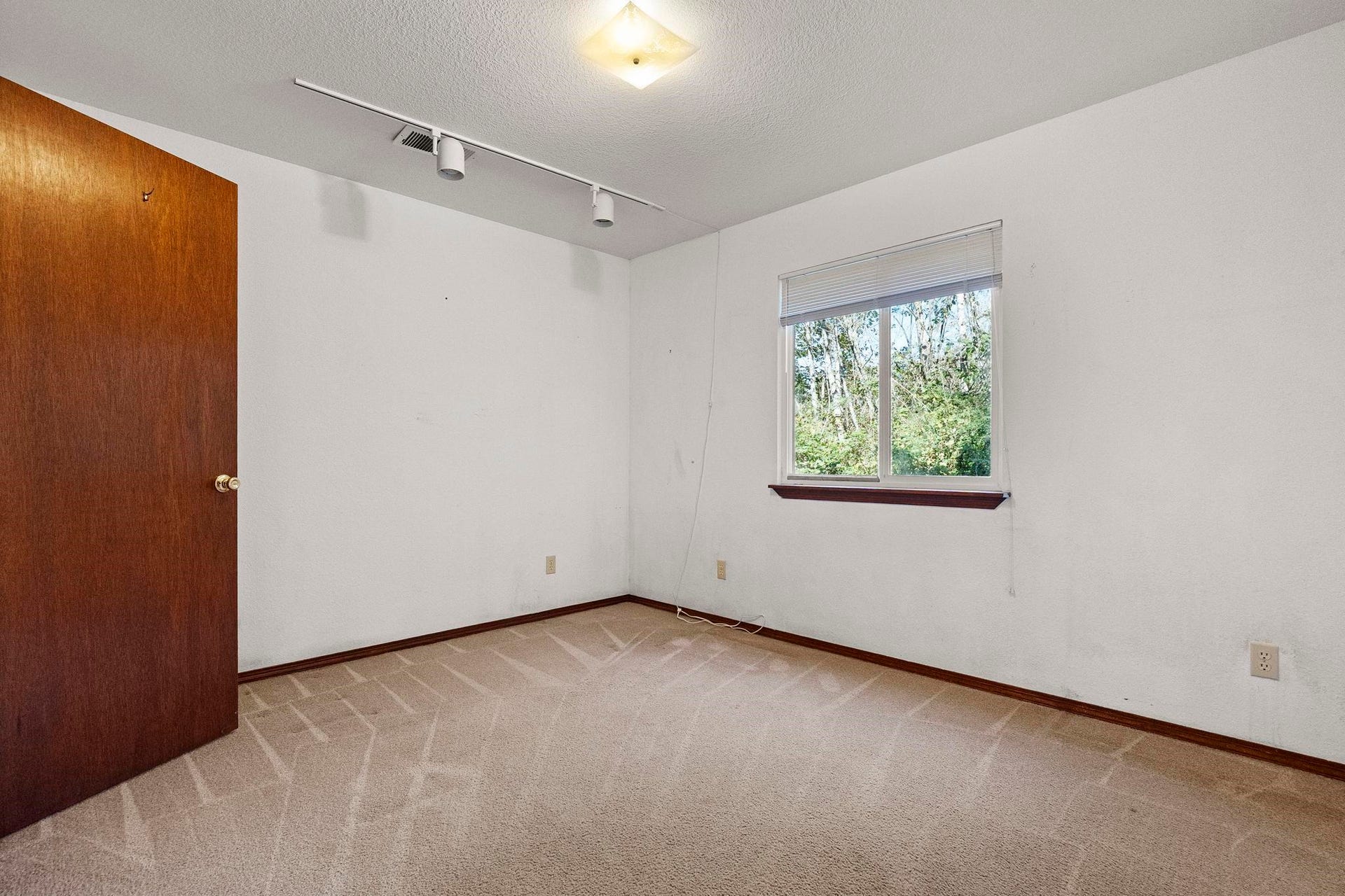 500 Bertsch Avenue, Crescent City, CA 95531-9268