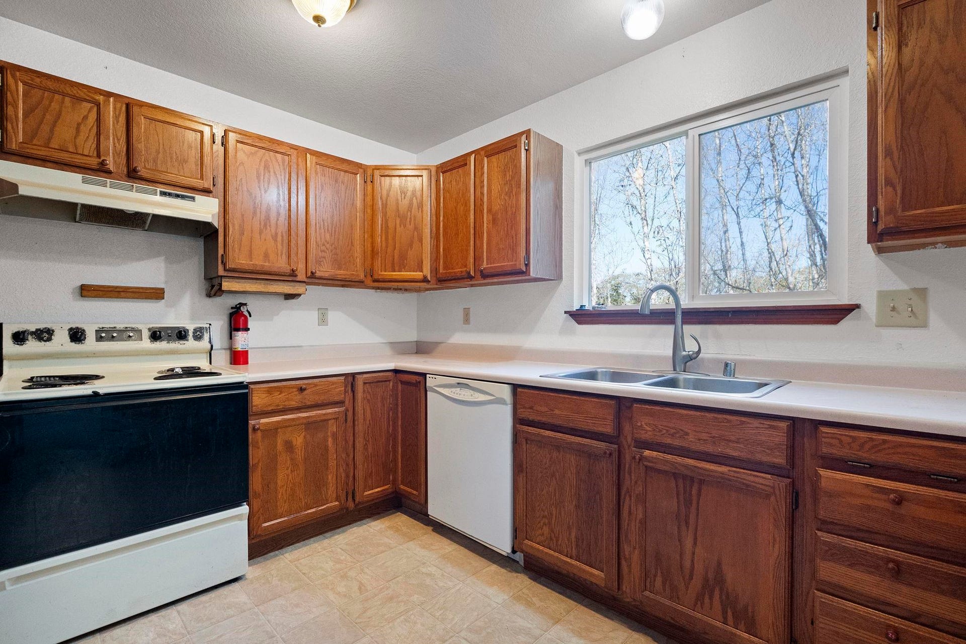 500 Bertsch Avenue, Crescent City, CA 95531-9268