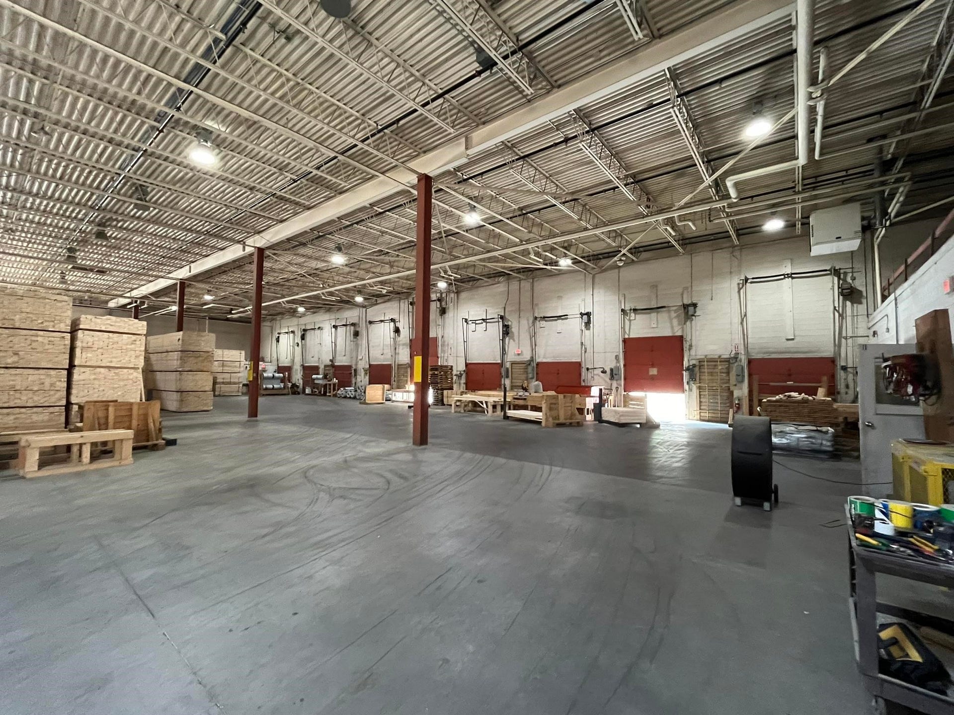 Prime Warehouse for Lease