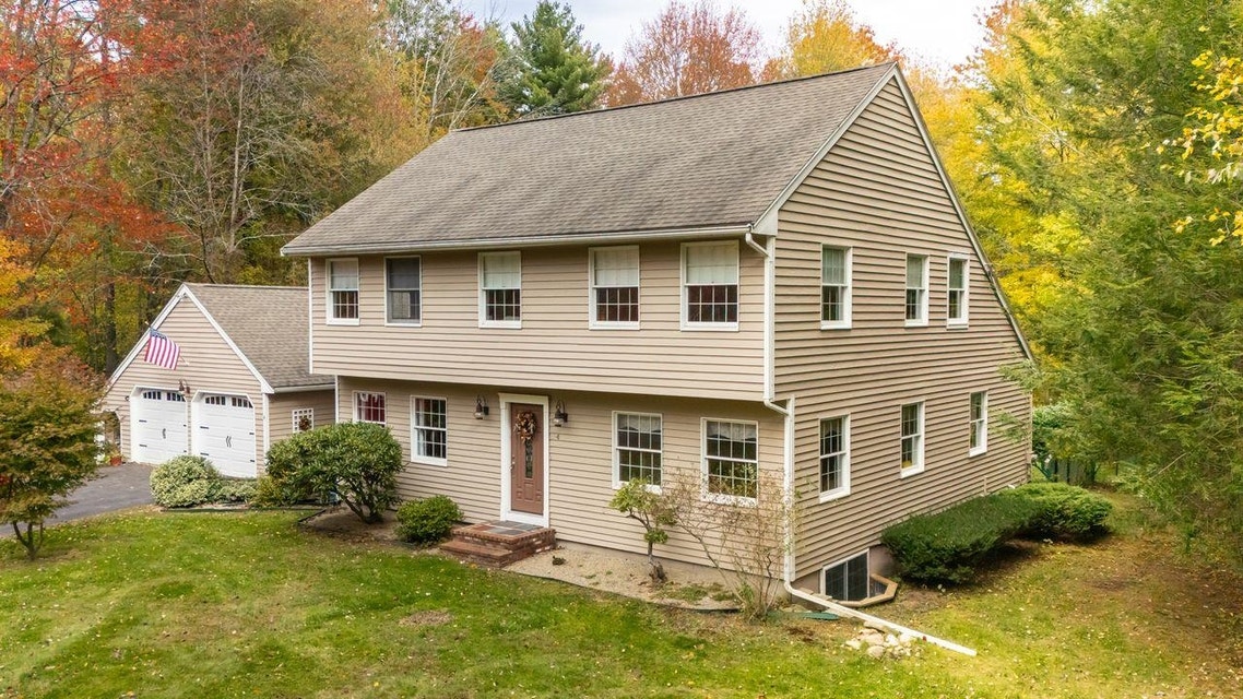 4 Huckleberry Lane, Atkinson, NH 03811 - SOLD LISTING | MLS # 5066112