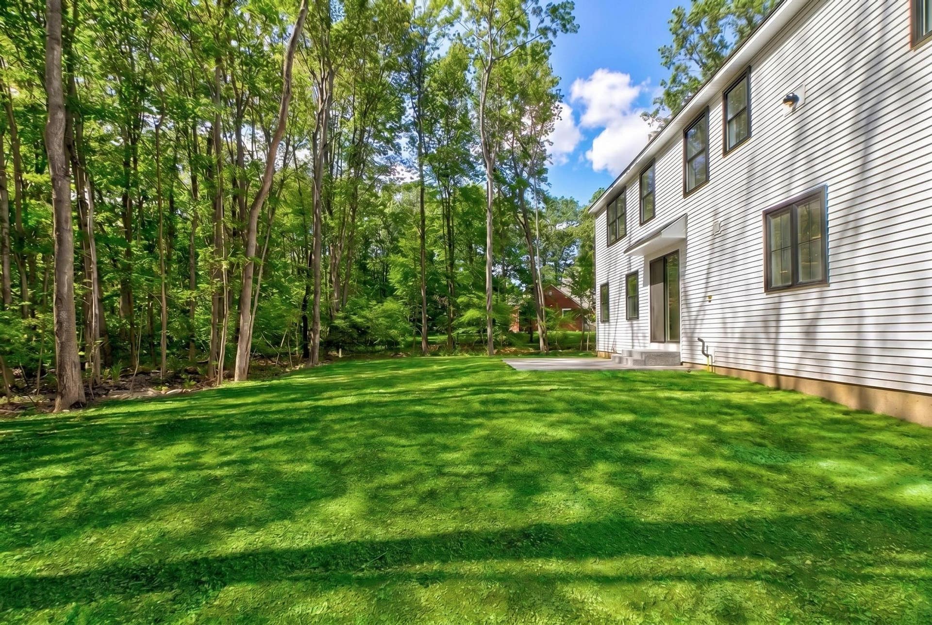 5 Highland Avenue, Salem, NH 03079