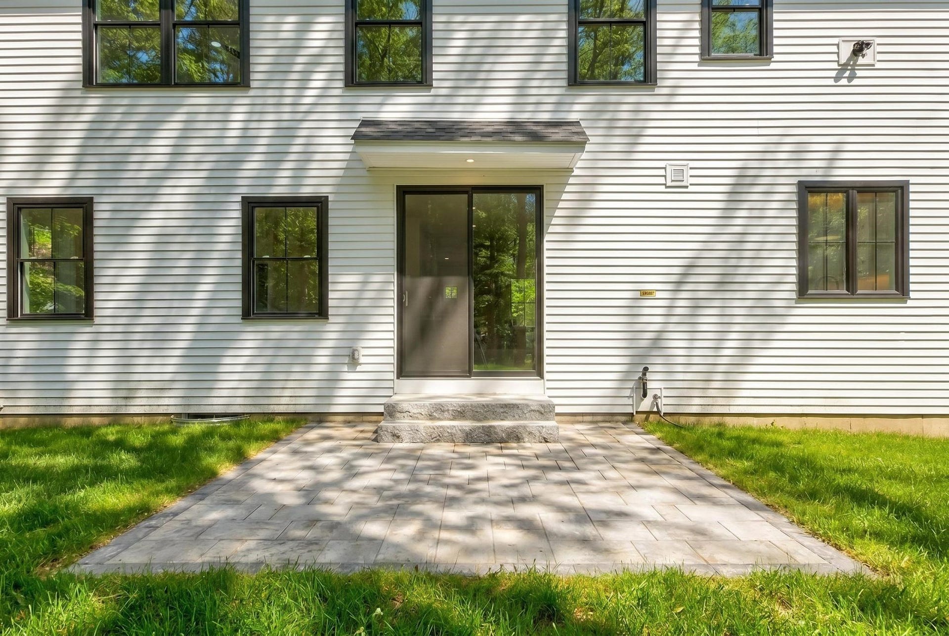 5 Highland Avenue, Salem, NH 03079