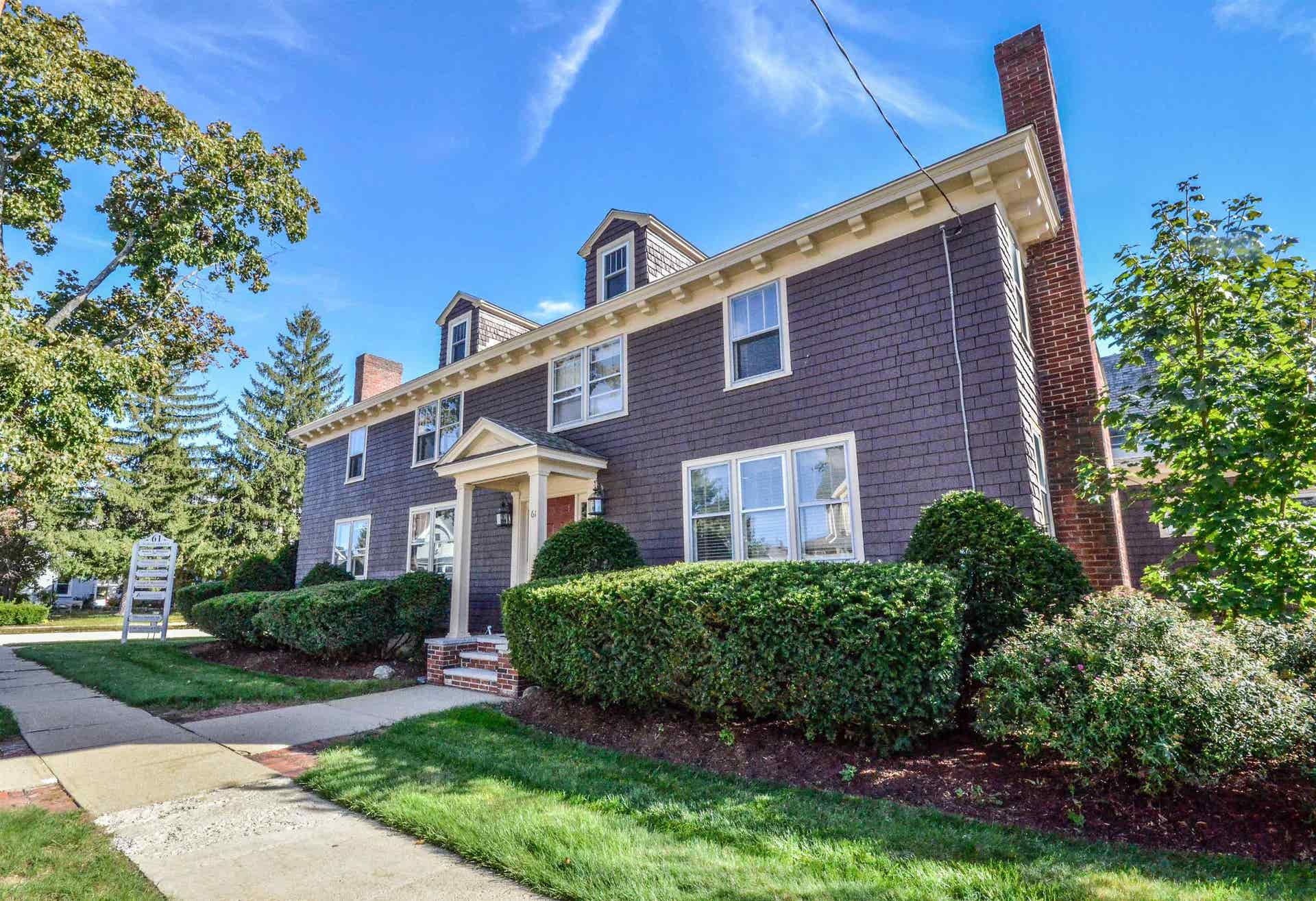 61 North, Manchester, NH 03104