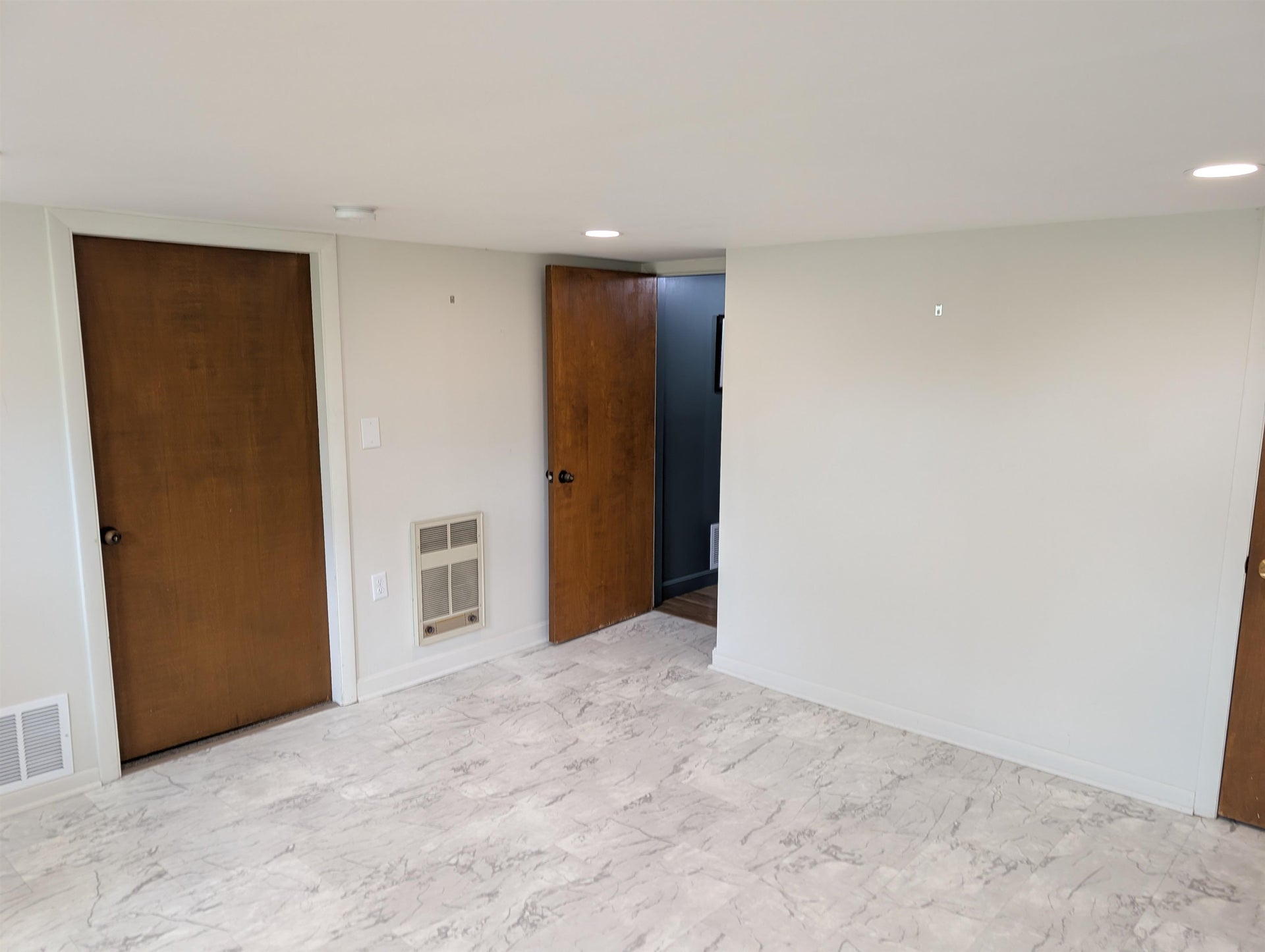 84 Bay, Manchester, NH 03104