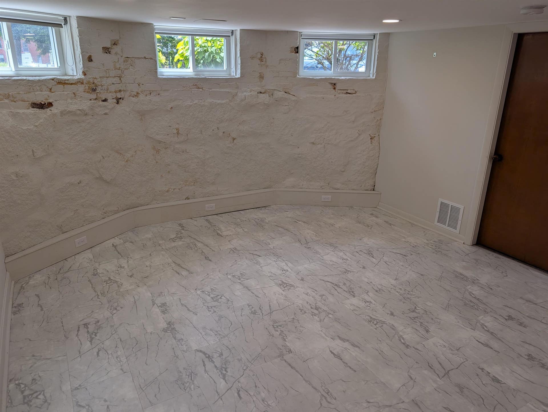84 Bay, Manchester, NH 03104