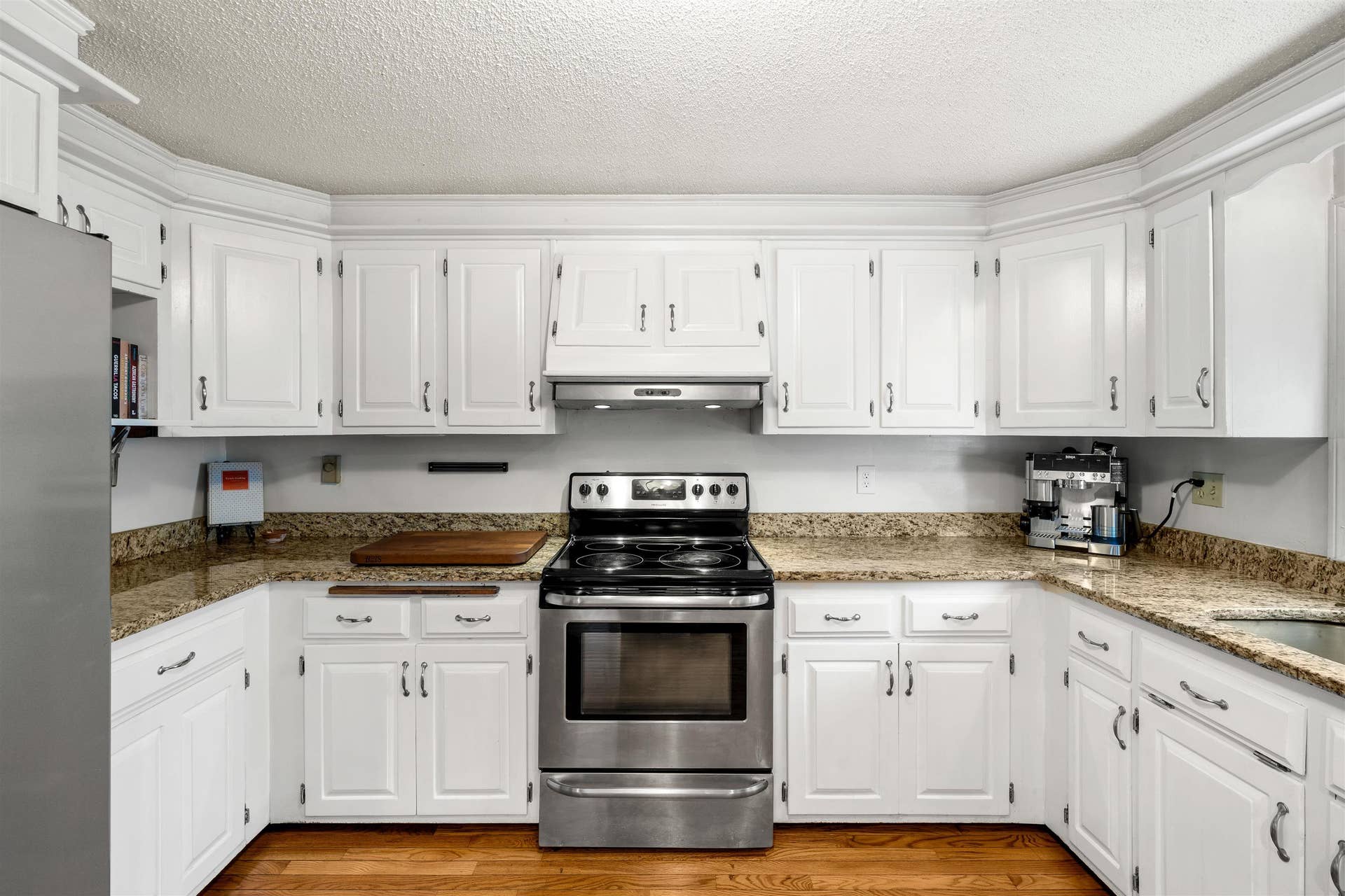 4 Alma Avenue, Salem, NH 03079