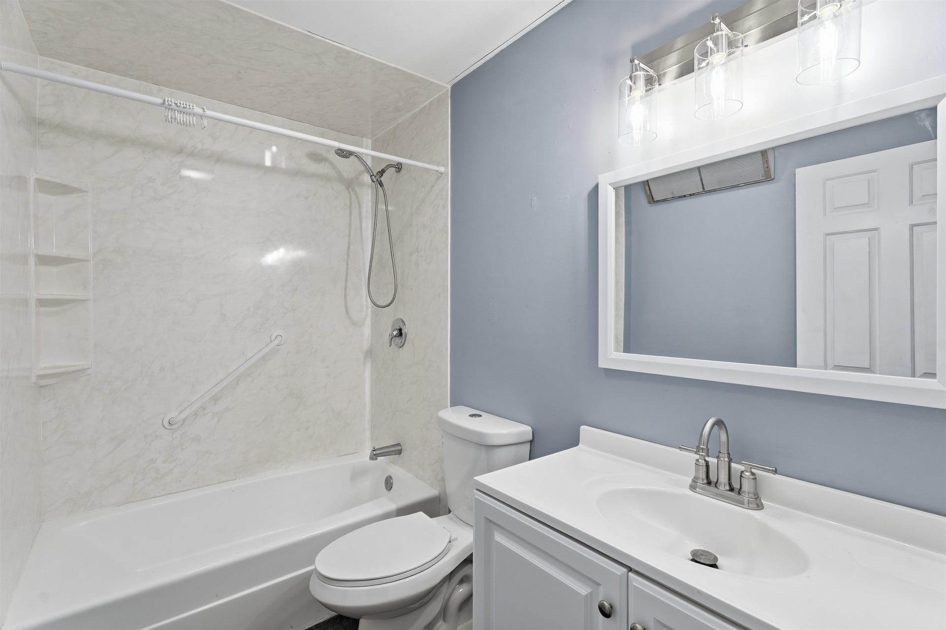 Unit 183 Upper Level Full Bath