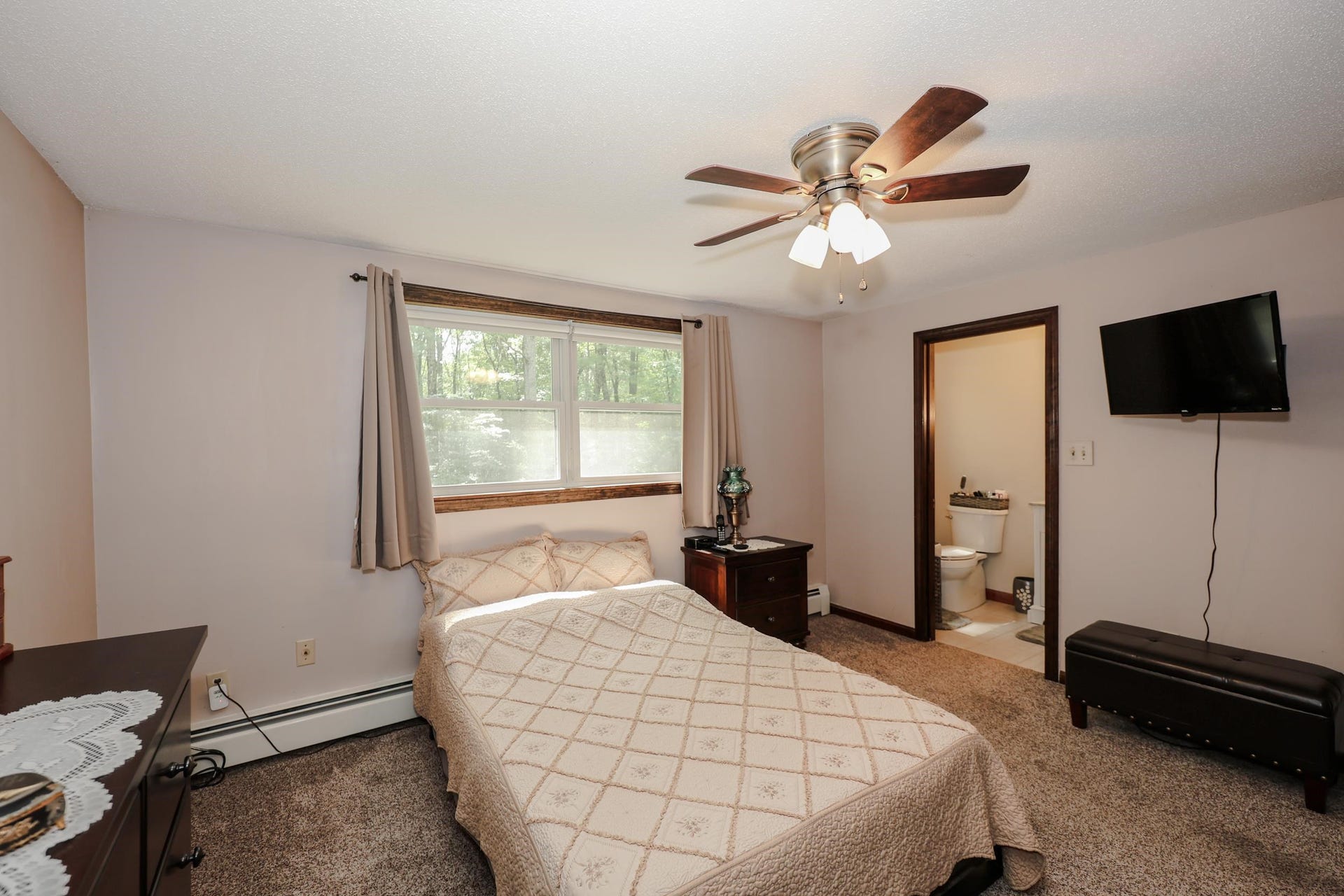 65 Shannon Road, Salem, NH 03079