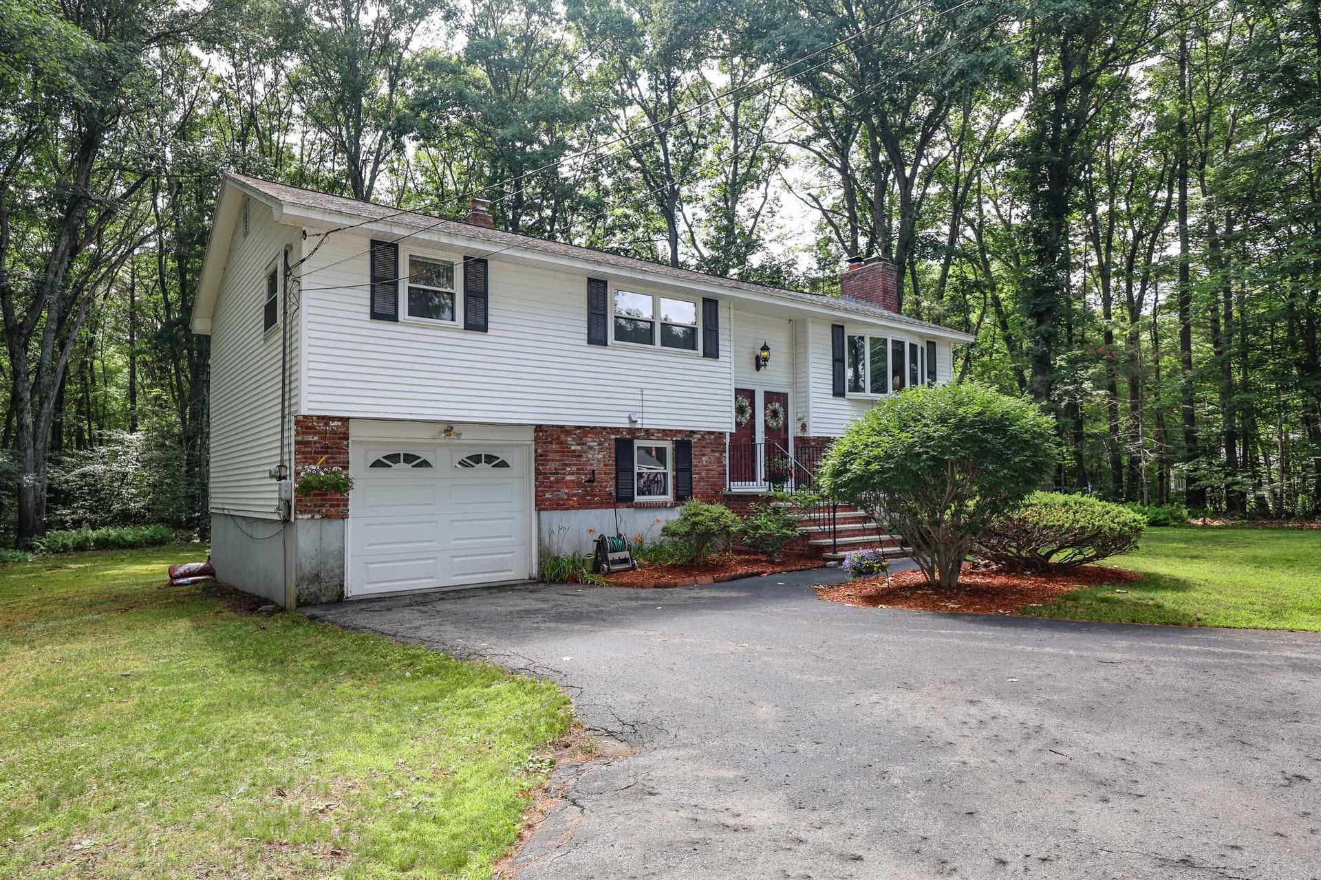 65 Shannon Road, Salem, NH 03079