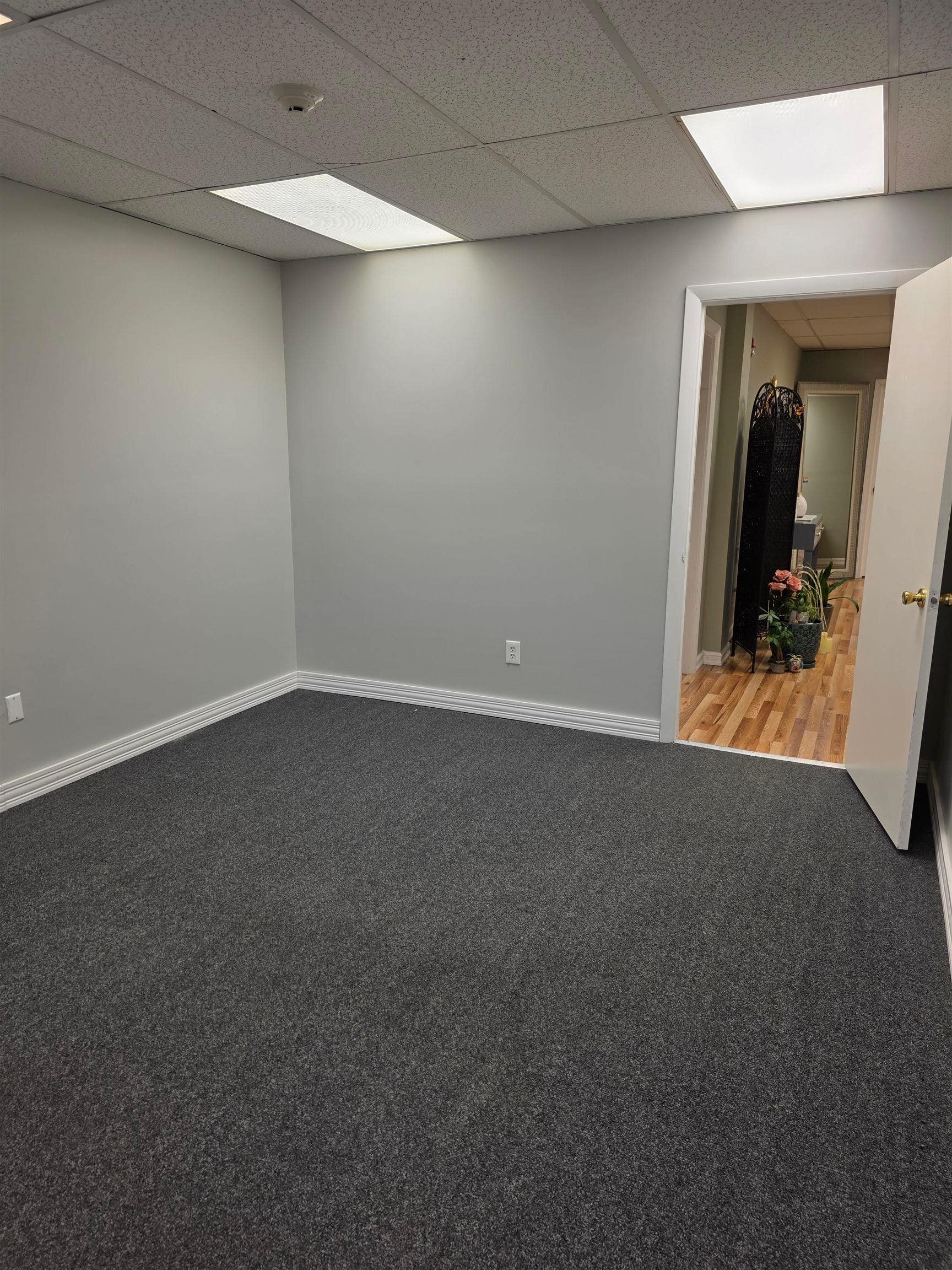 Room 2 for lease
